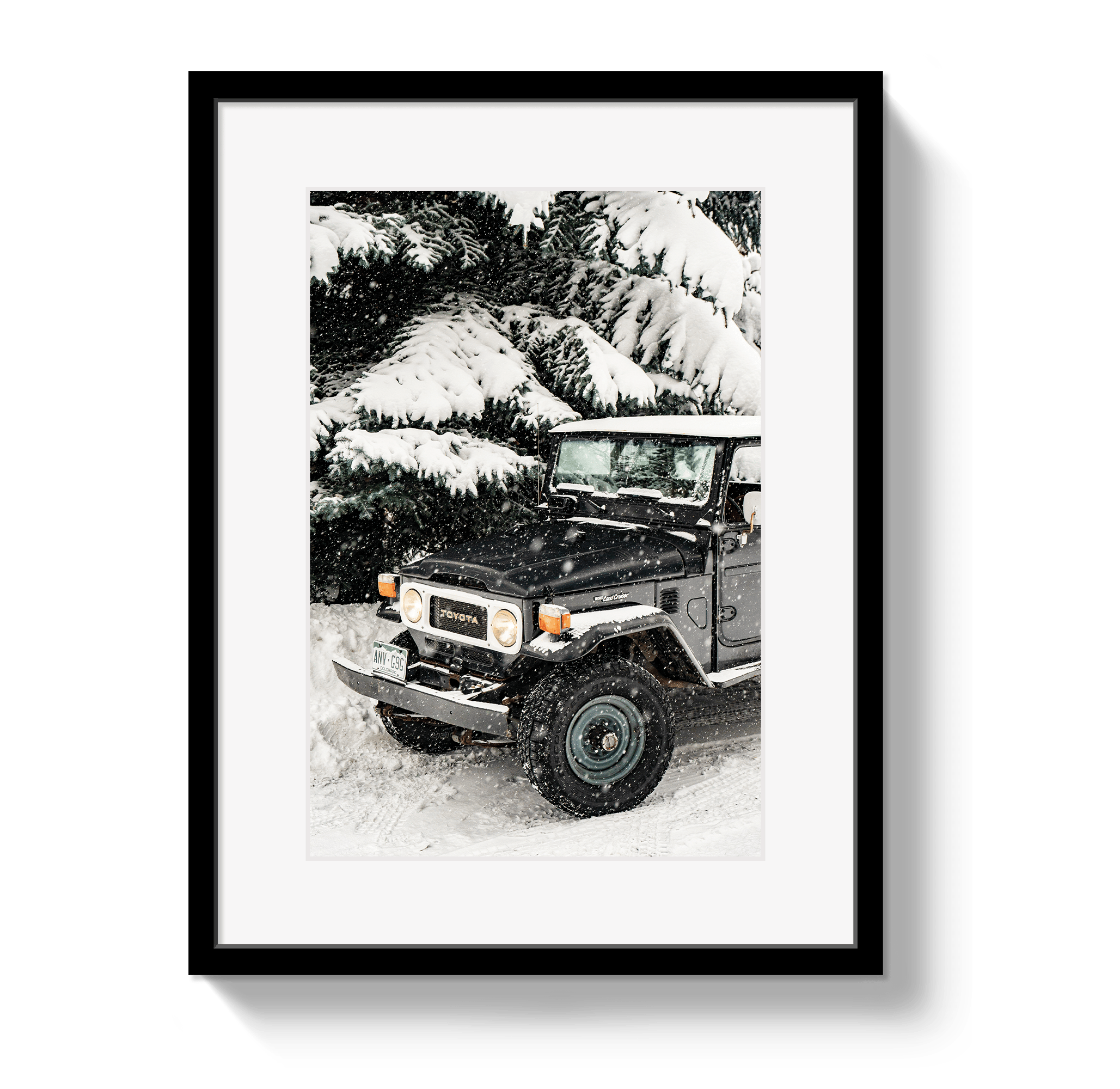 Johnny Vacay Black / 11x14 / Border Snowy FJ