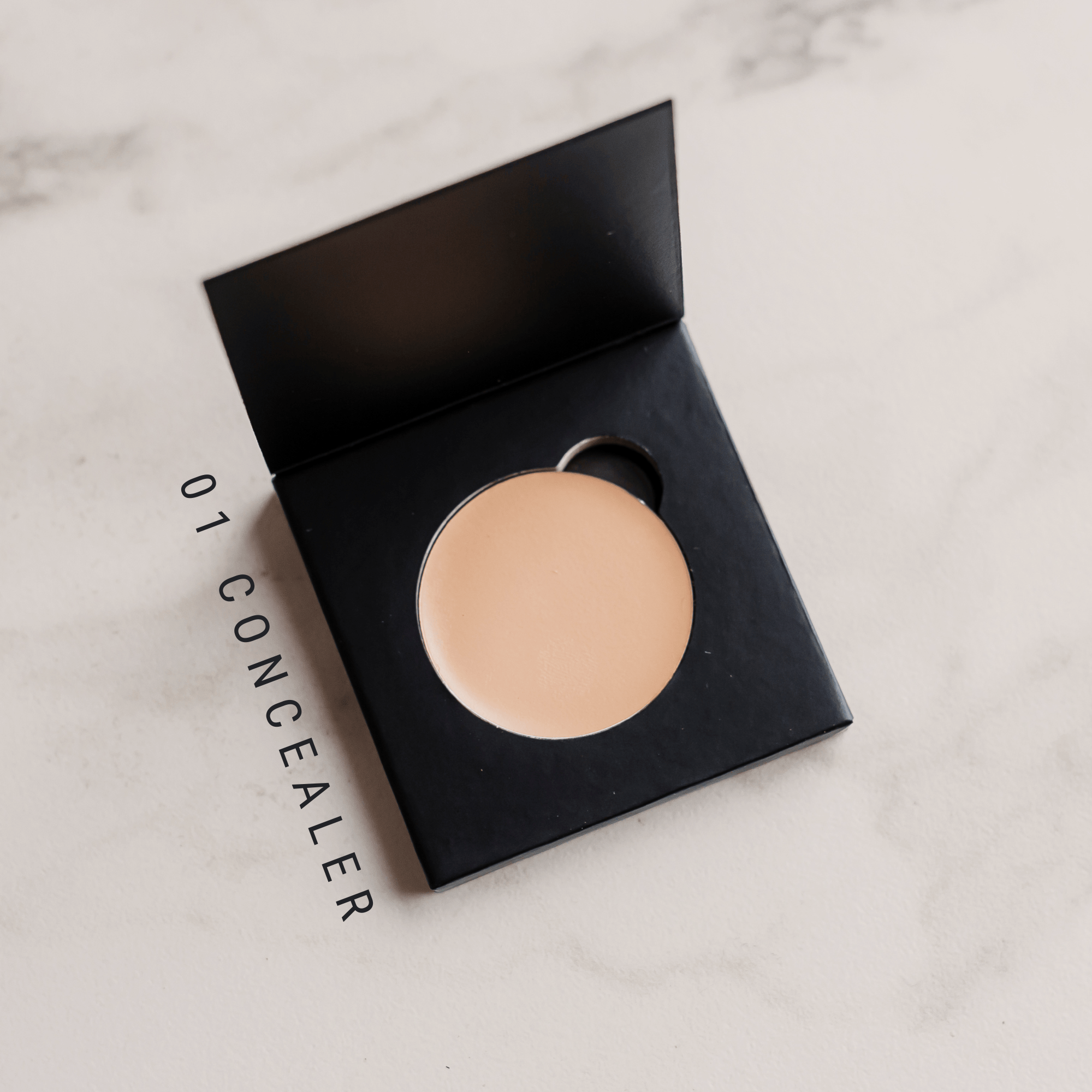 Candid Naturals 01 Fair - Ivory / With Compact Cream Concealer