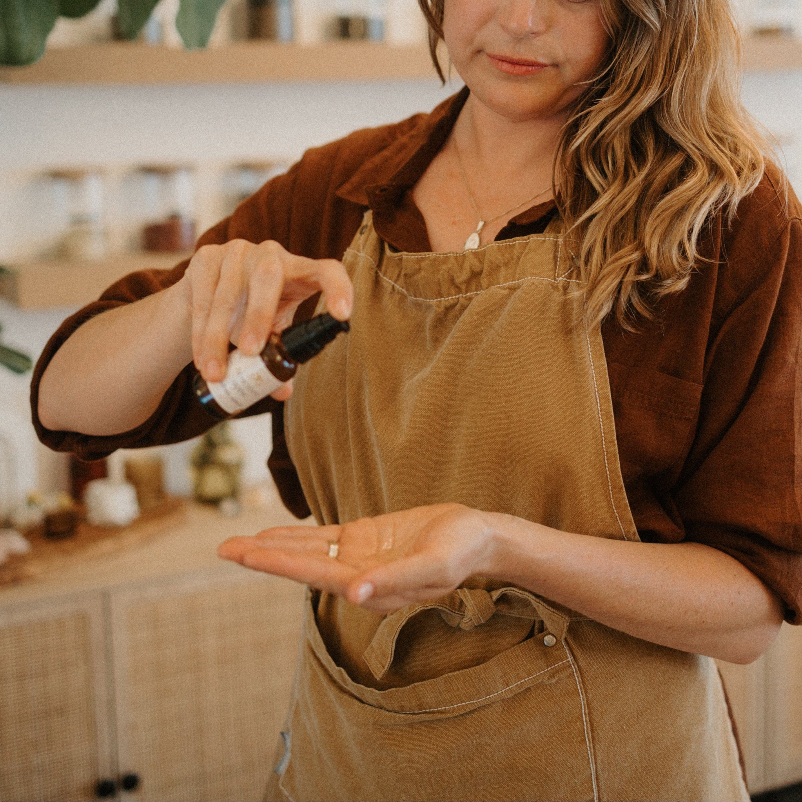 Honeybee Hippie oil serum saffron serum