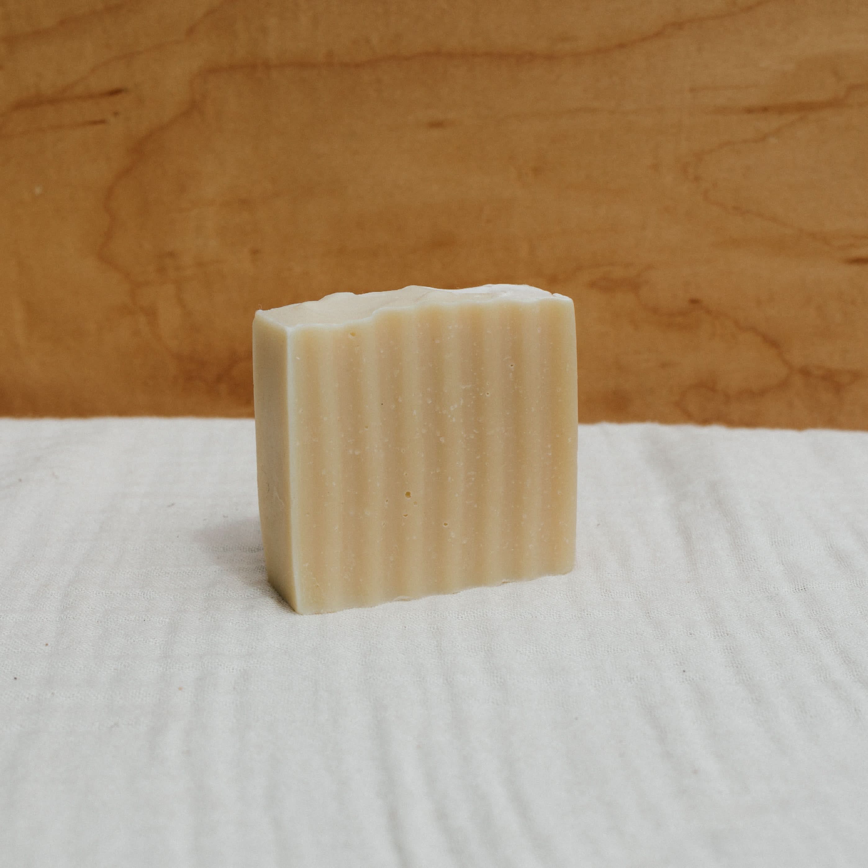 the honeybee tallow soap bar - My American Goods