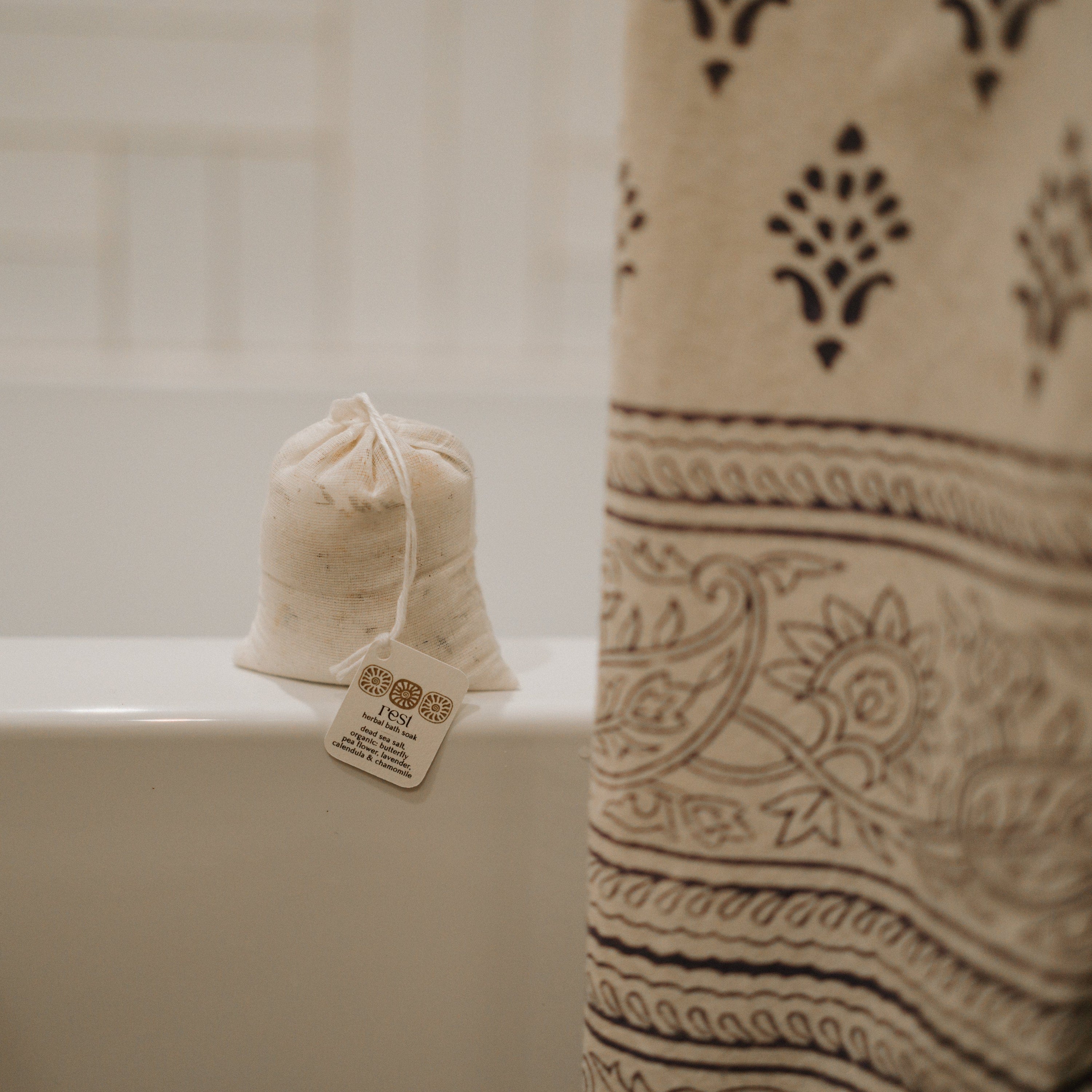 Honeybee Hippie bath salt single cotton bag Rest Bath Soak