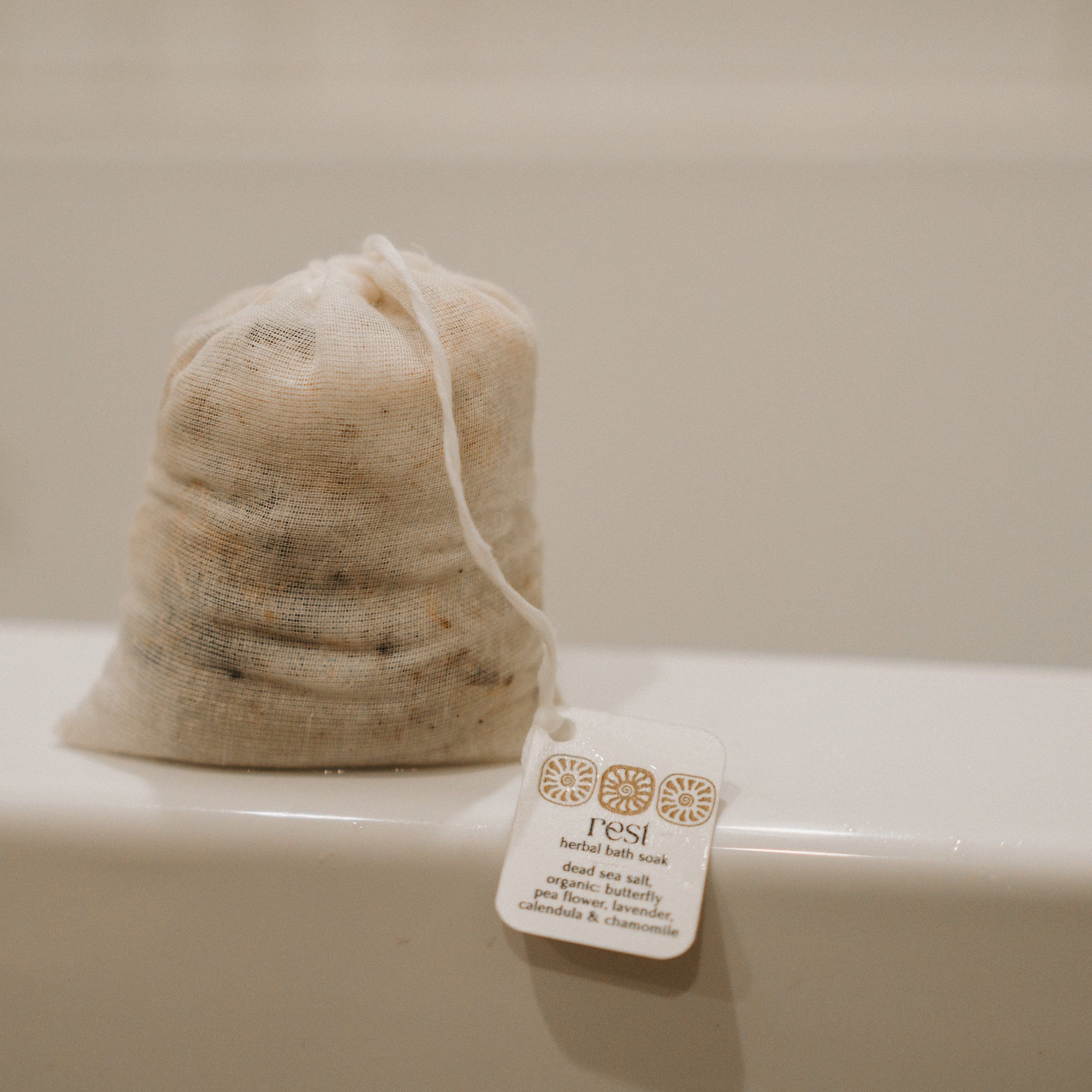 Honeybee Hippie bath salt single cotton bag Rest Bath Soak