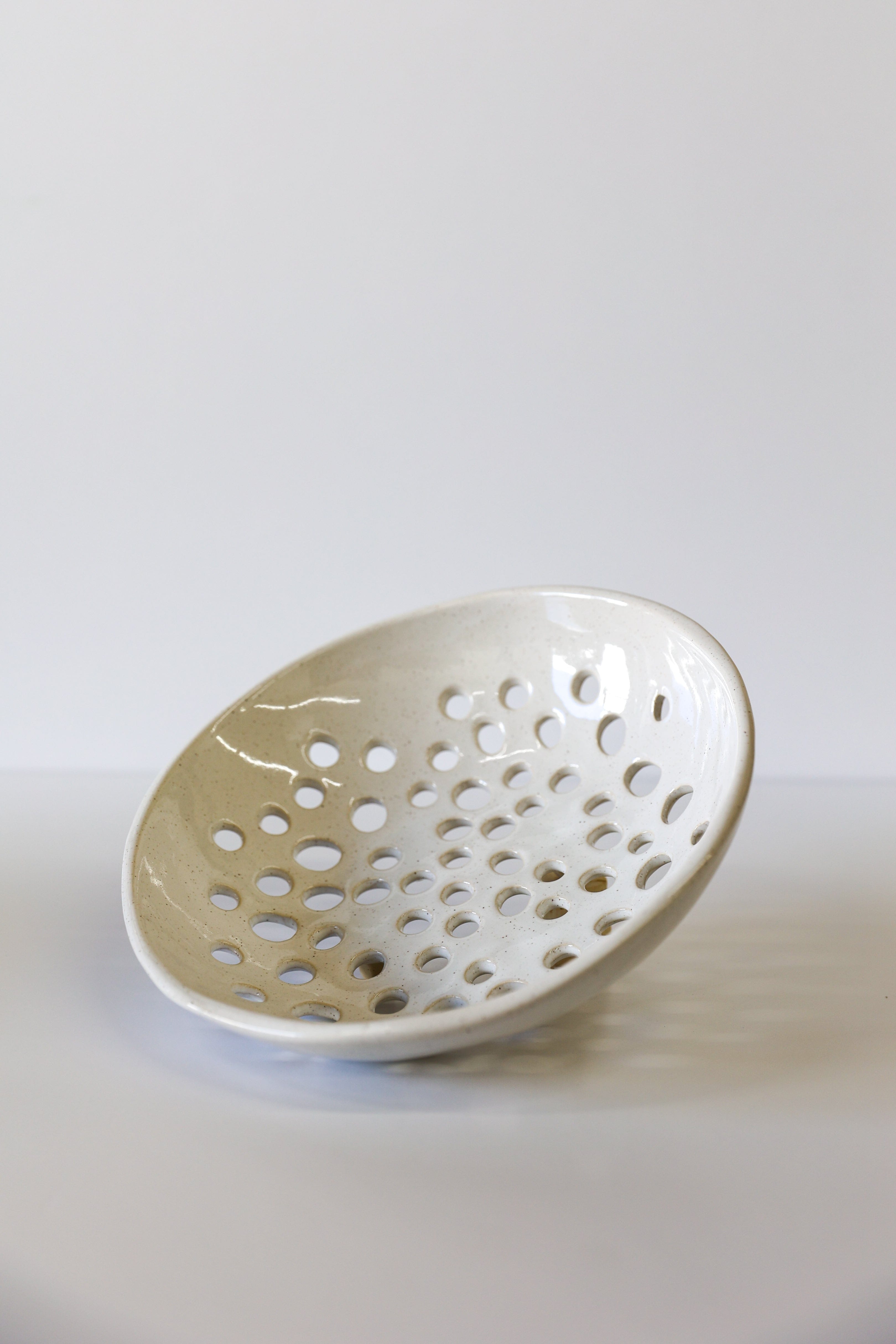 Newland Colander | White Speckle