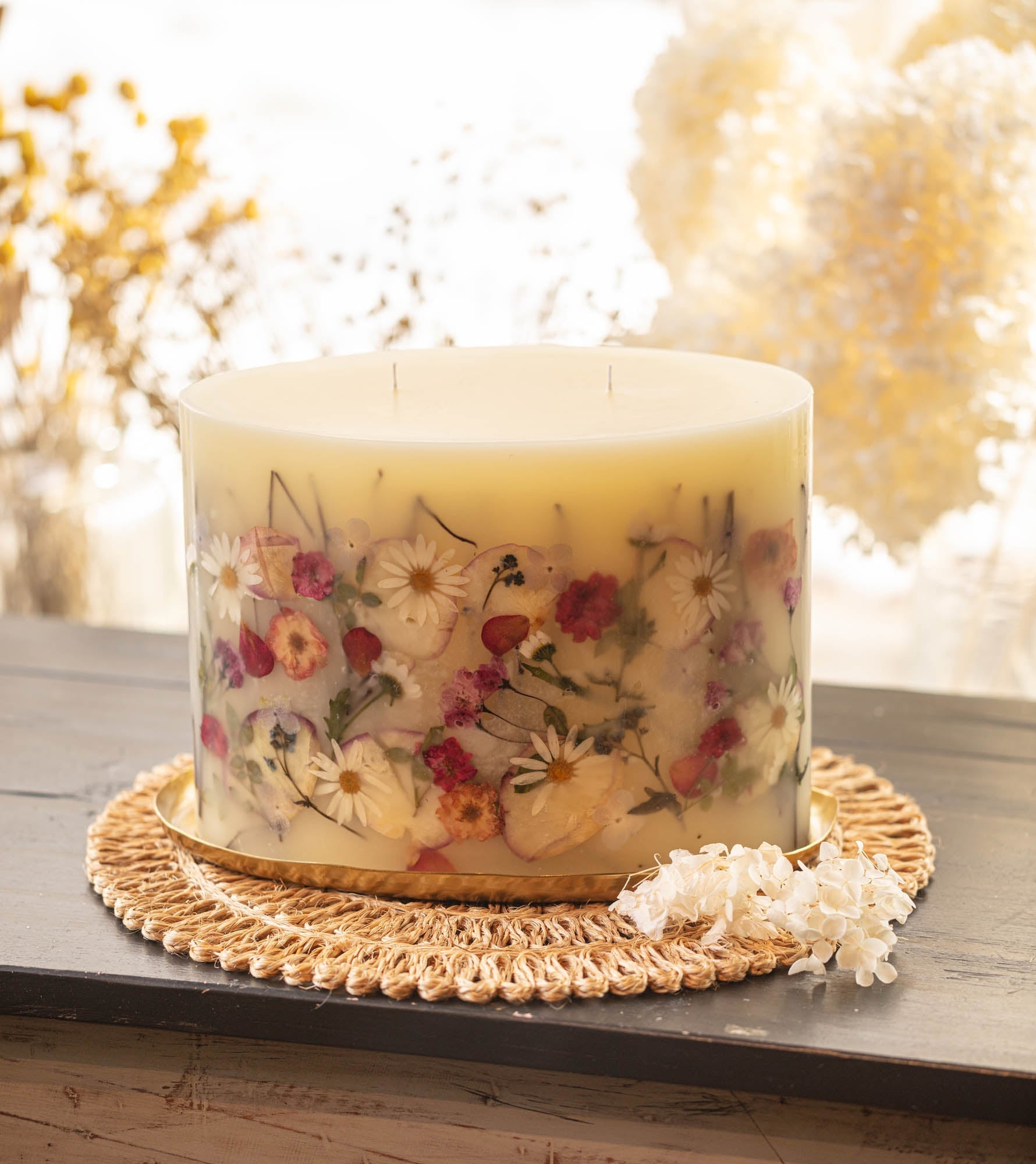 Centerpiece Botanical Candle - Apricot Rose