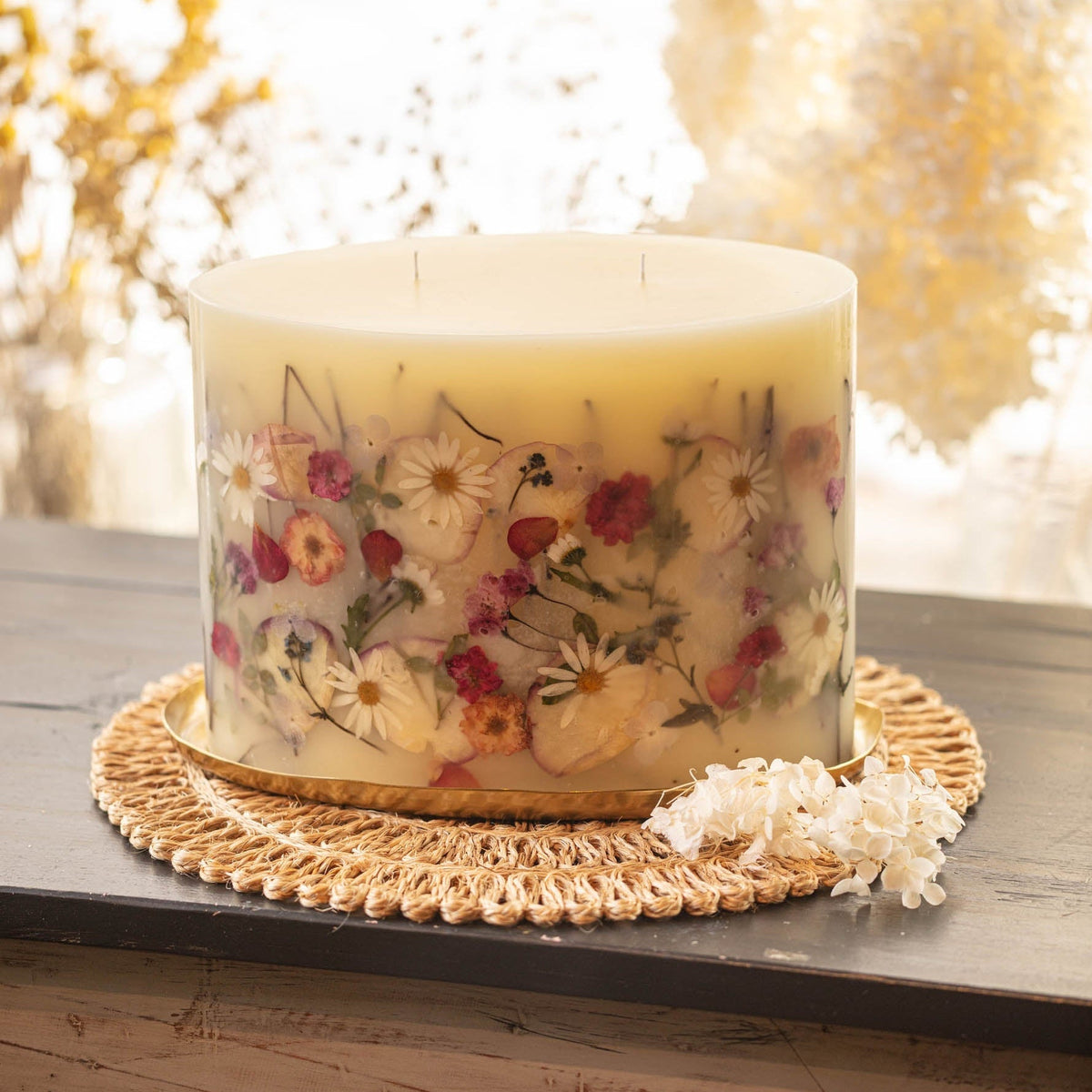 Centerpiece Botanical Candle - Apricot Rose