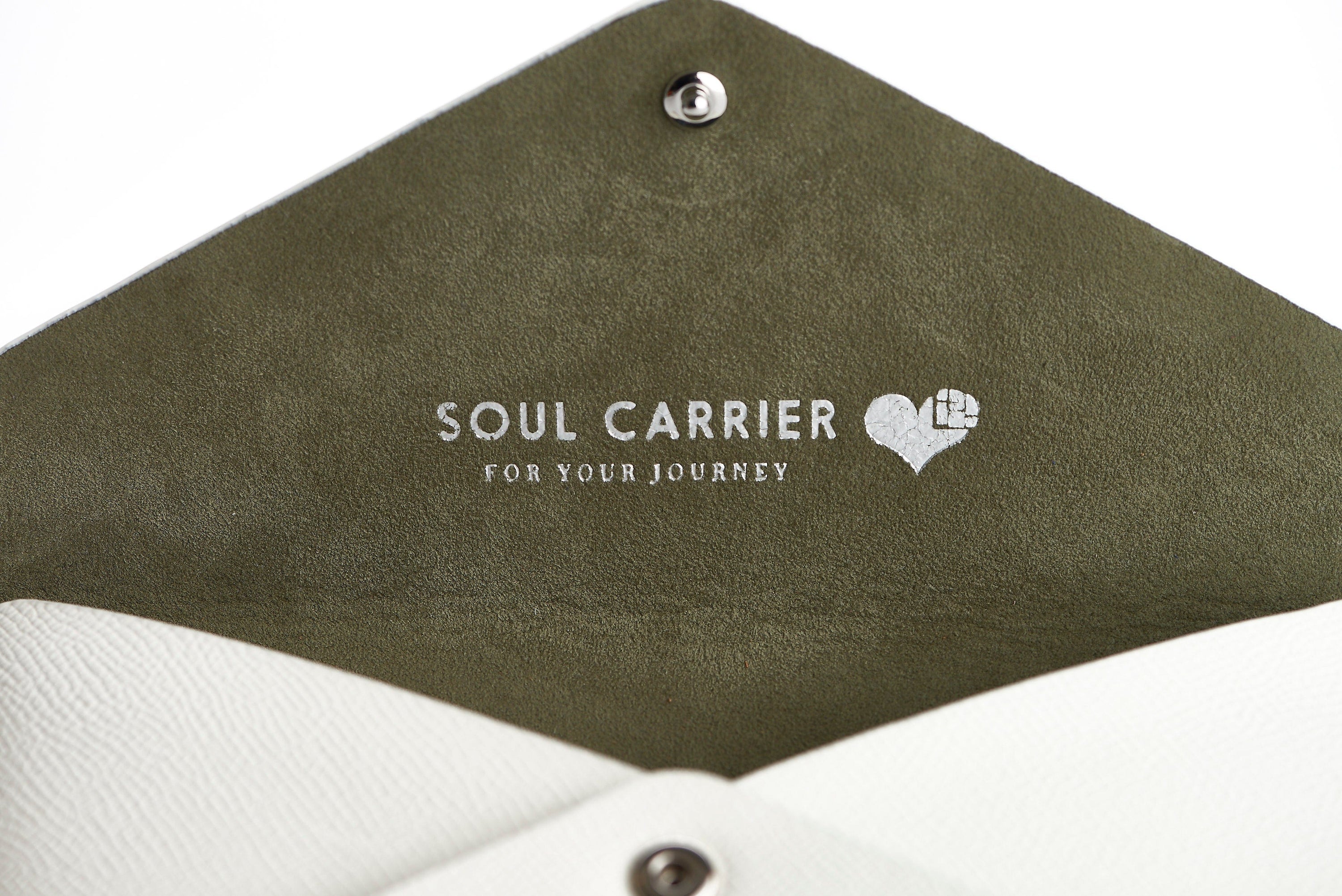 SOUL CARRIER The Pochette Clutch - White
