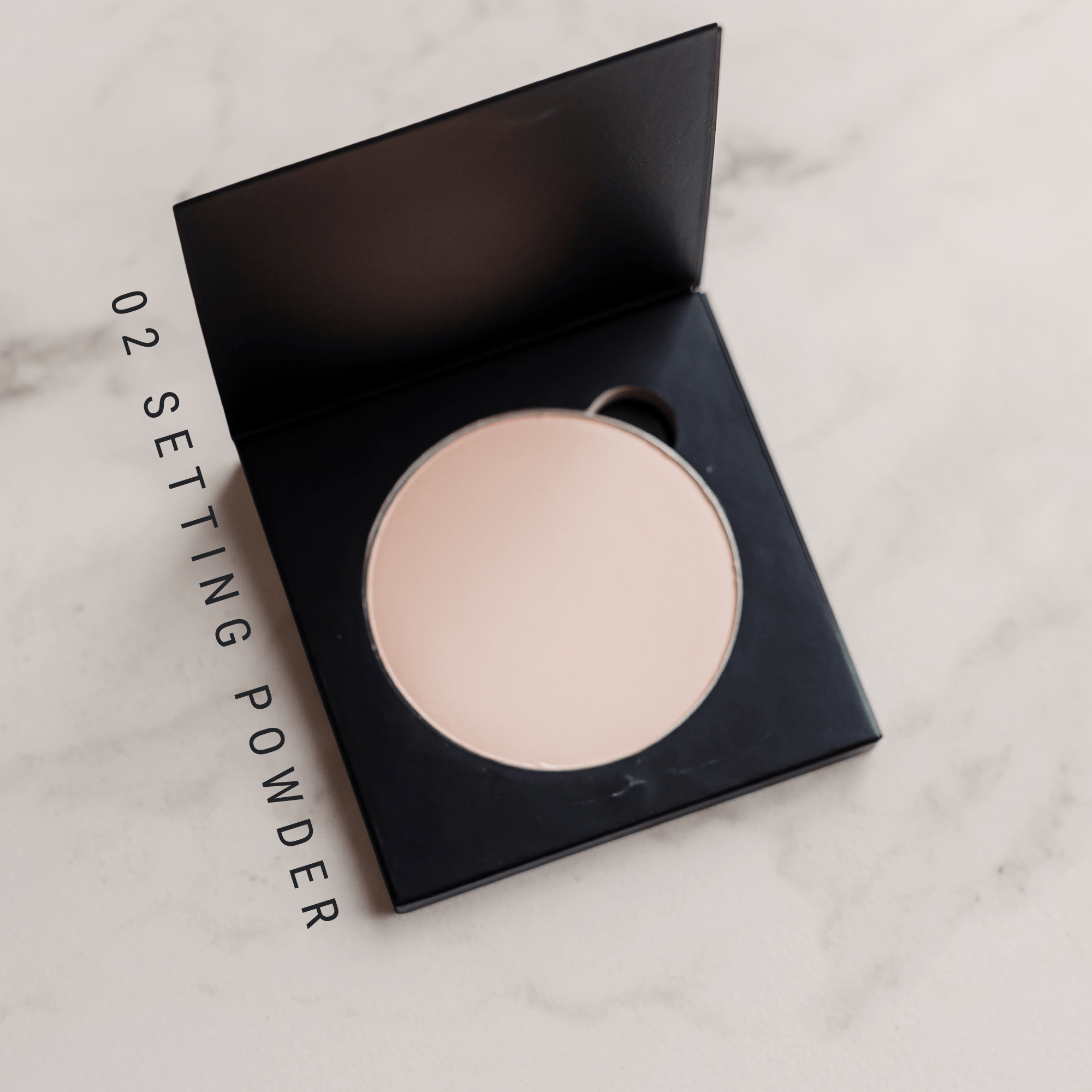 Candid Naturals 02 Sheer Medium / With Compact Pressed Setting Powder