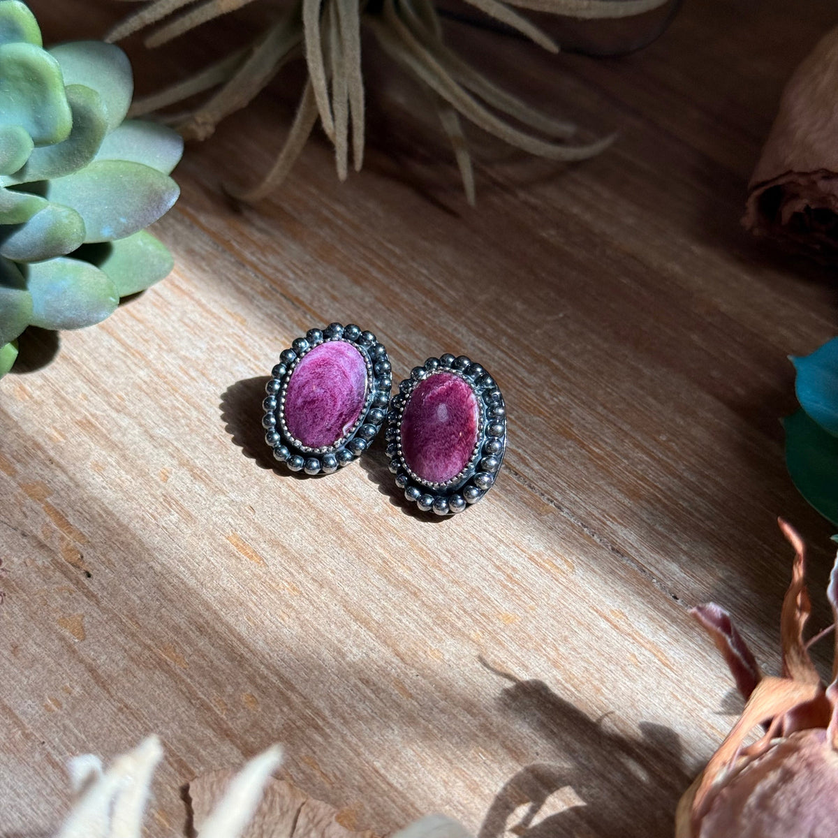 MJ Dark Purple Spiny Oyster Beaded Stud Earrings