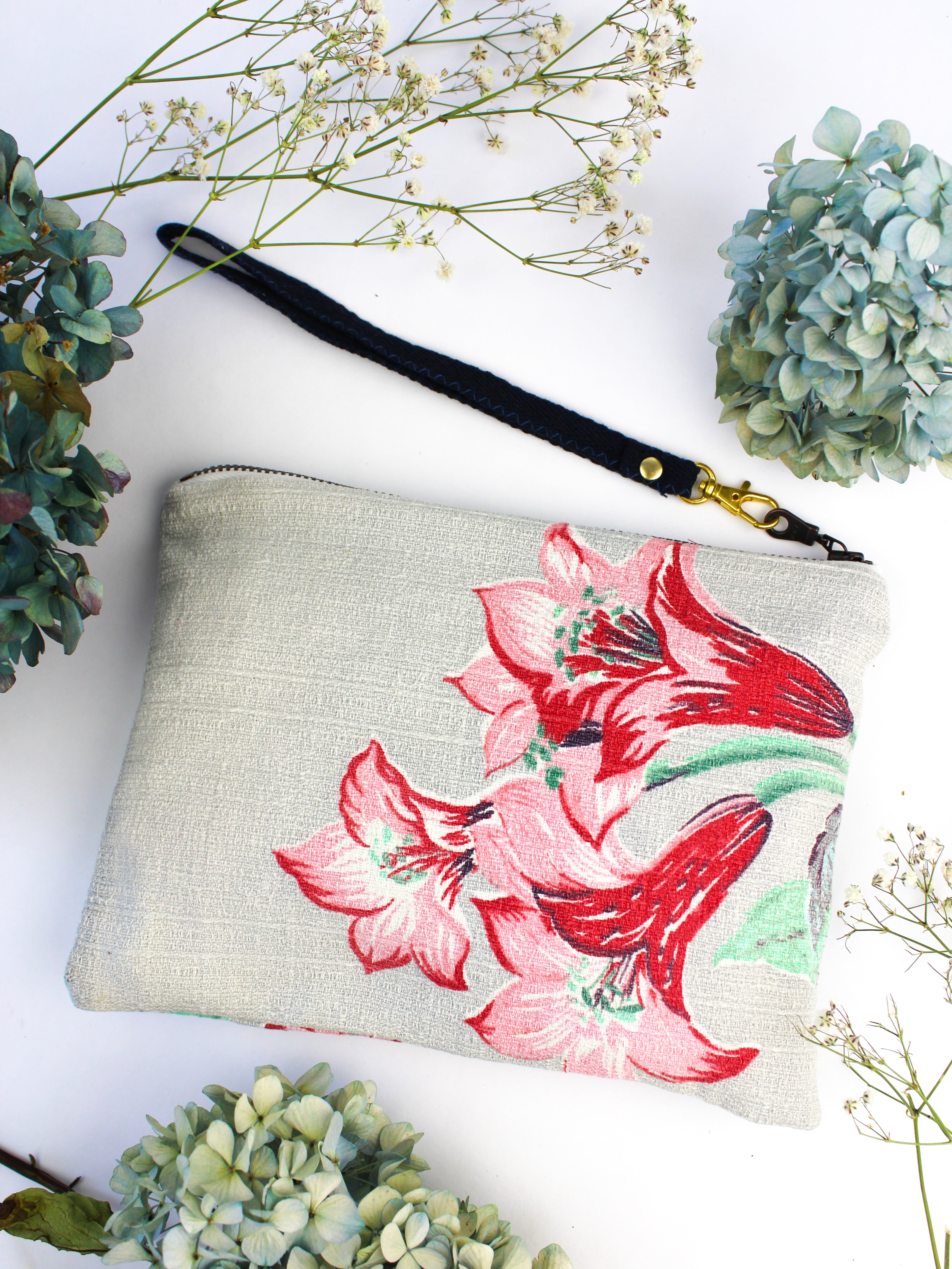 Misty Garden Wristlet Purse - My American Goods