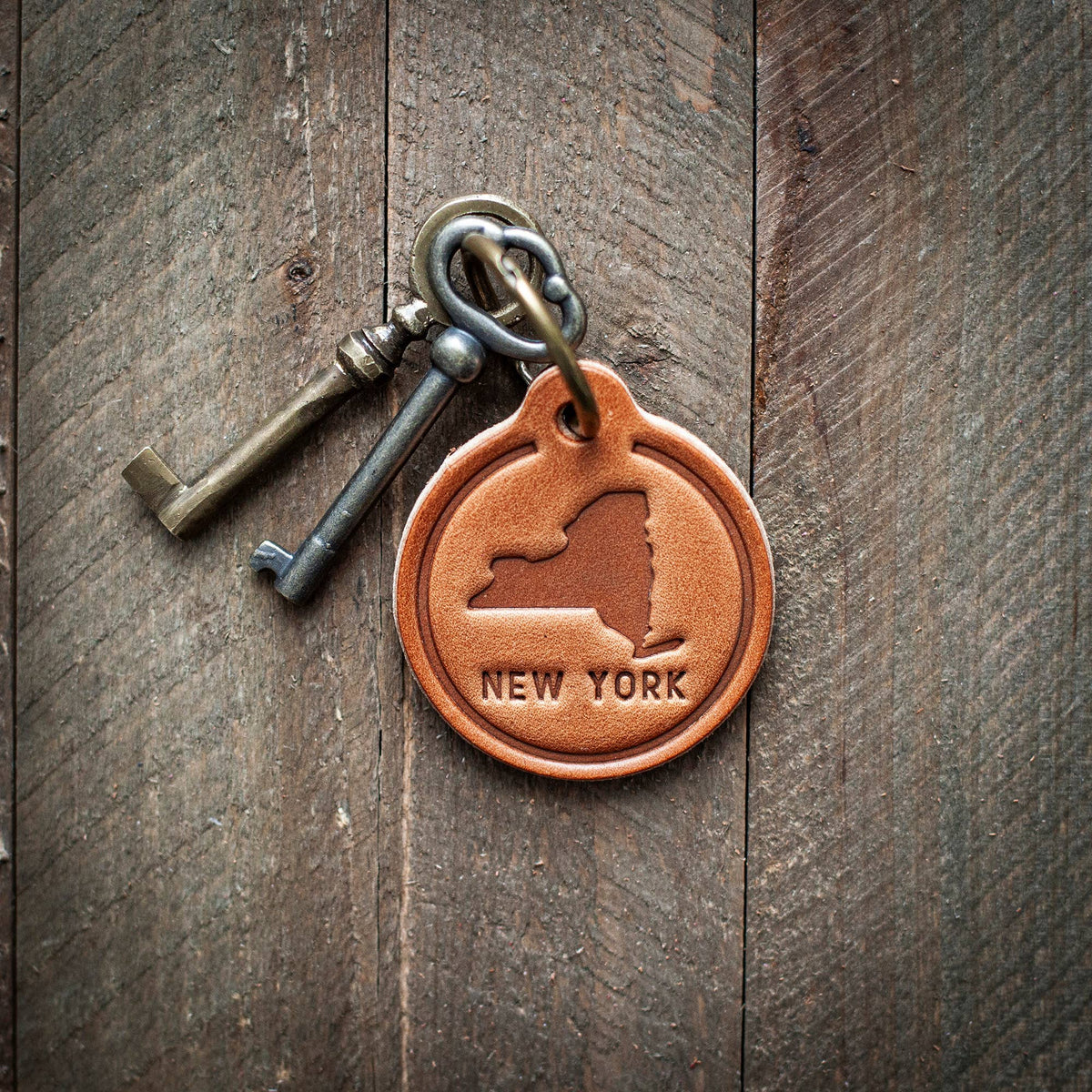 New York State Silhouette Leather Keychain Circle