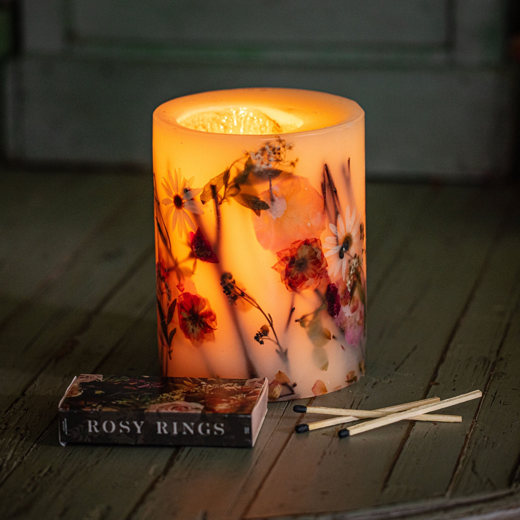 Signature Botanical Candle - Apricot Rose
