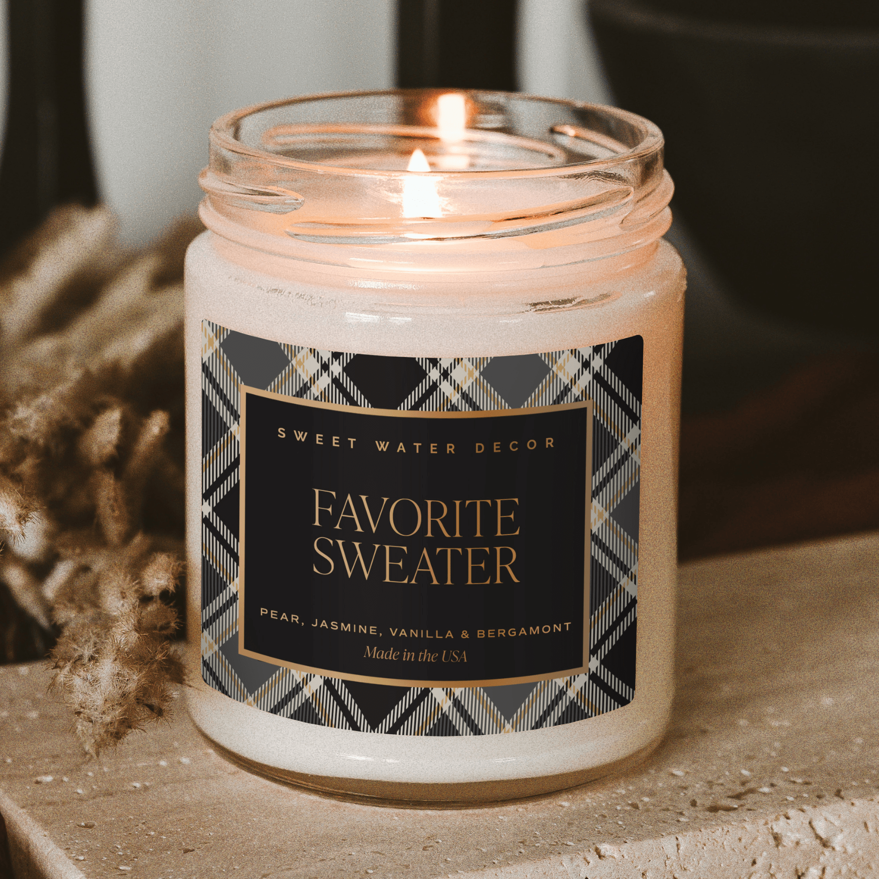 Sweet Water Decor Candles Favorite Sweater Soy Candle - Patterned 9 oz - Clear Jar (Cashmere and Vanilla)