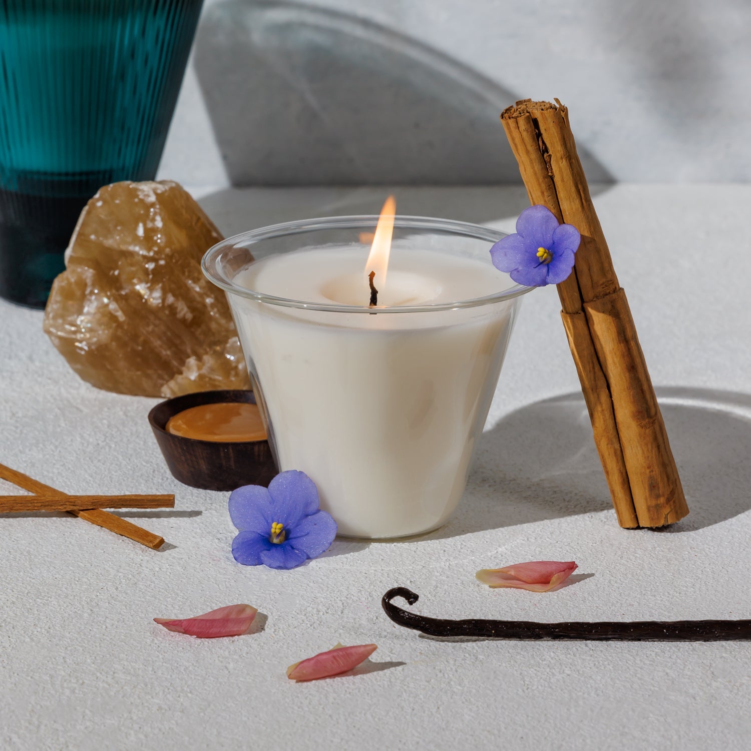 AIZ Glass Carafe + Candle - Santal & Spice Bundle