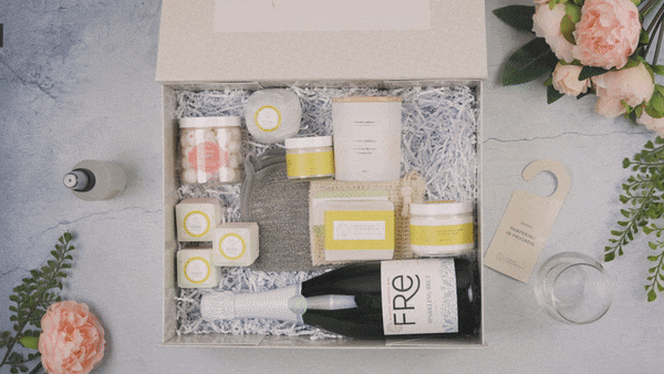 Lizush Gift set for new mom Congratulations gift basket, Celebration gift box