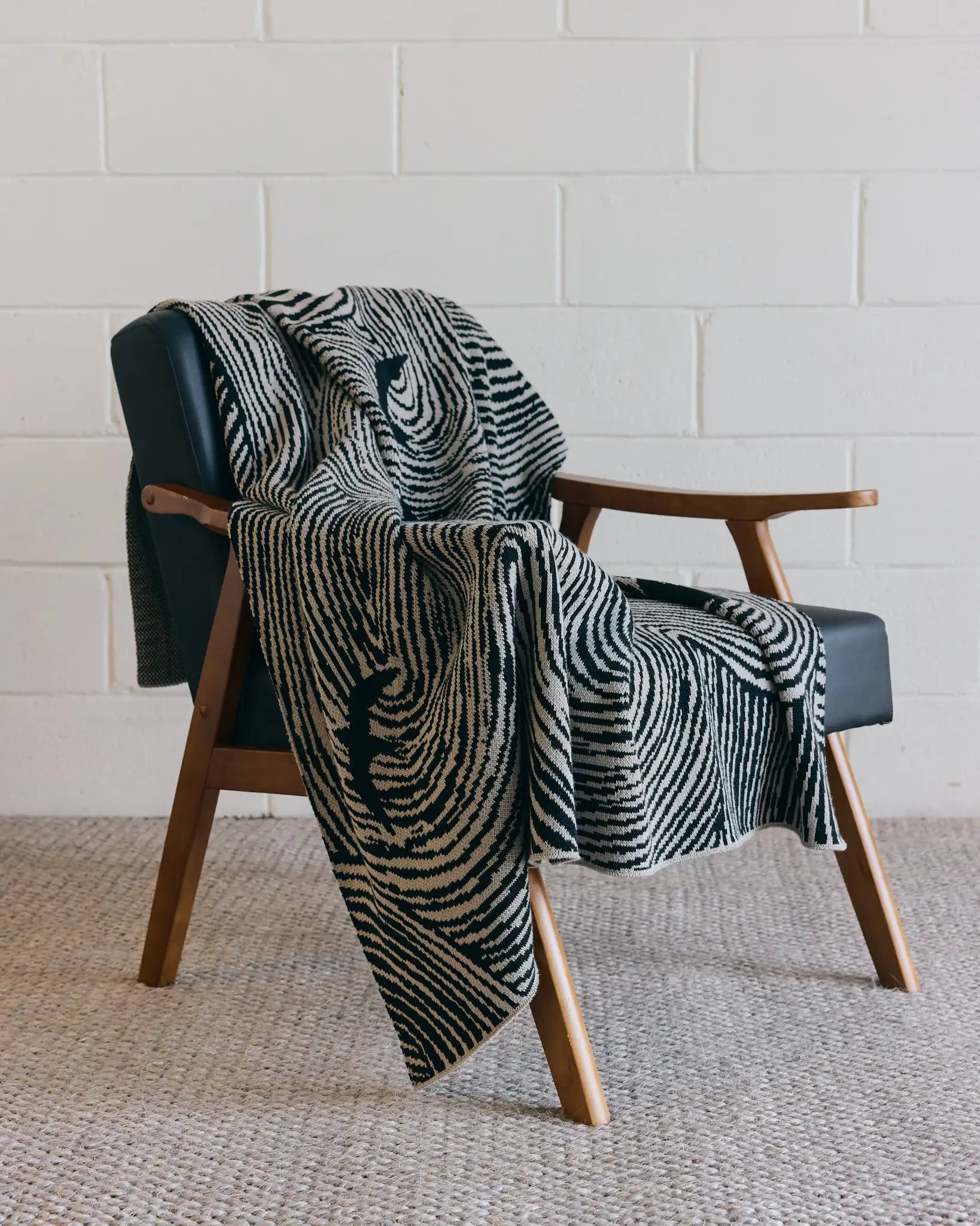 Biquette Throw Blanket Swifts - Throw Blanket