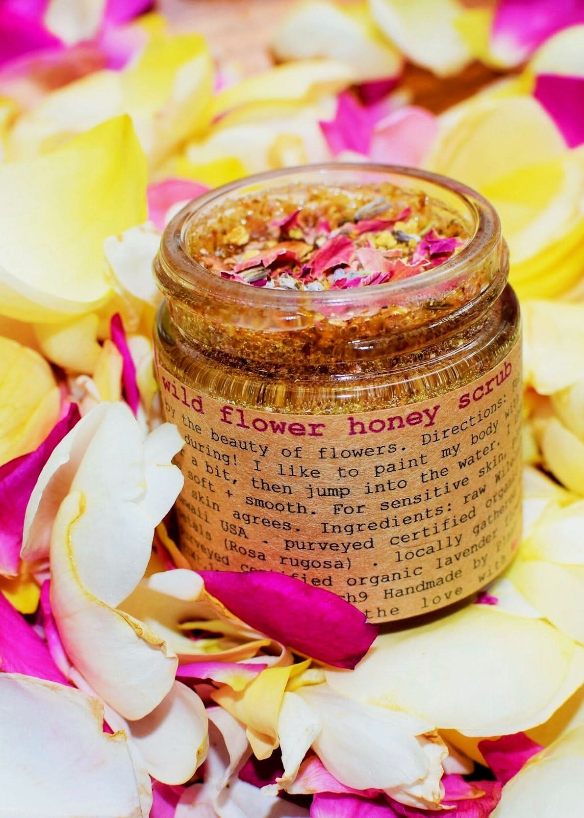 plant makeup Wild Flower Honey Scrub