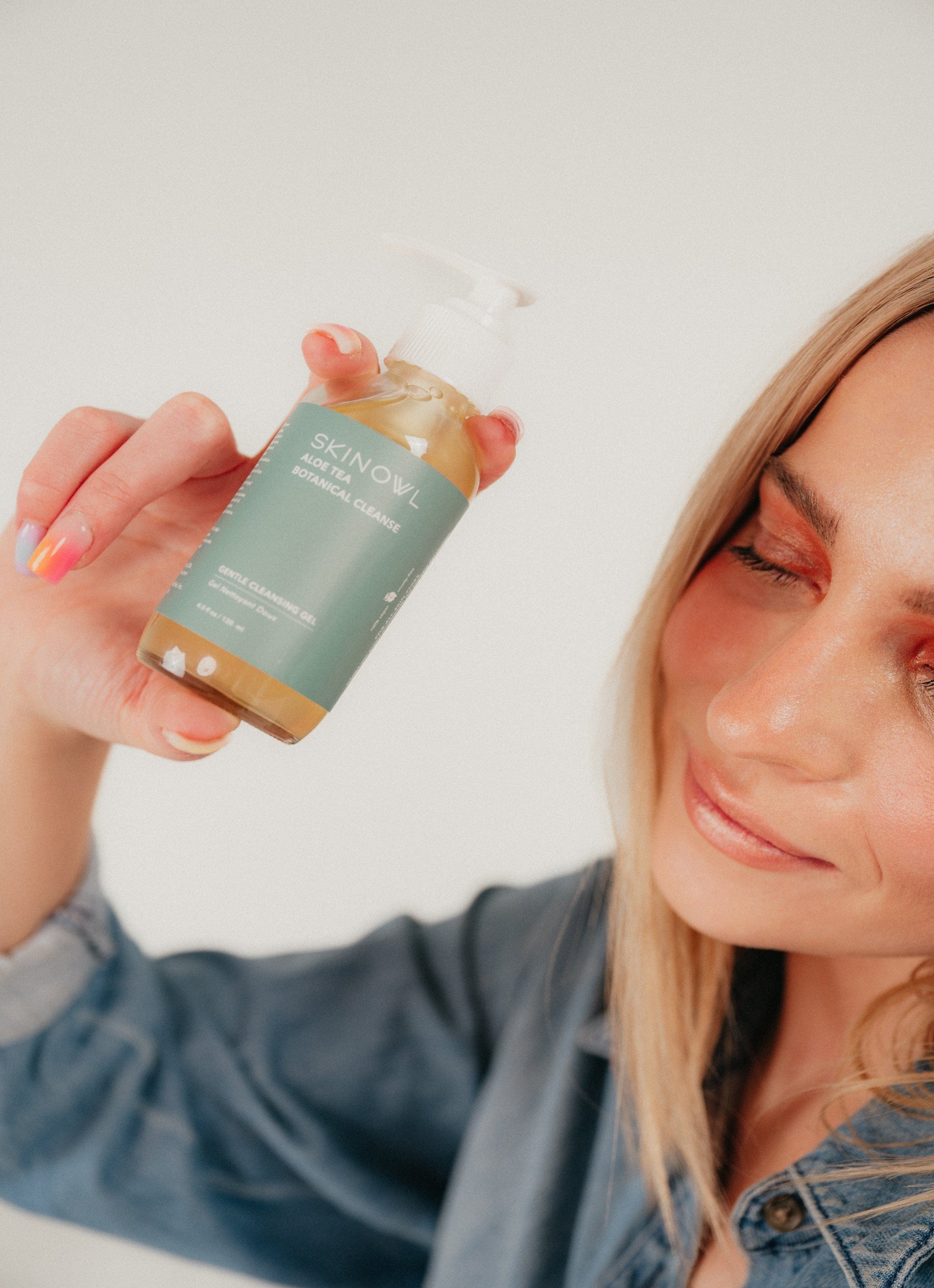 SkinOwl Skincare Glass bottle Aloe Tea Botanical Cleanse