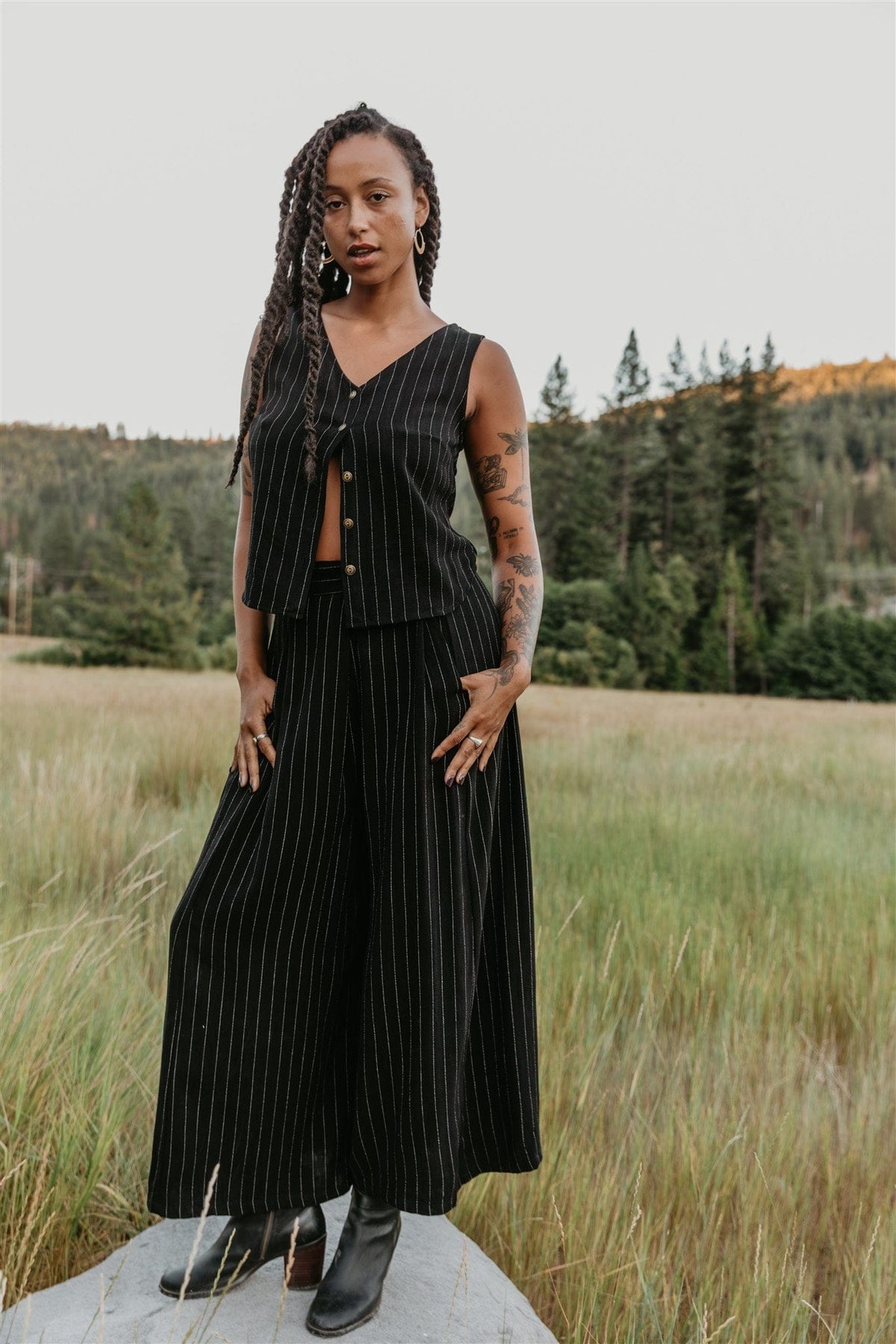 Field Day Pants Rue Pants in Black Linen PinStripe