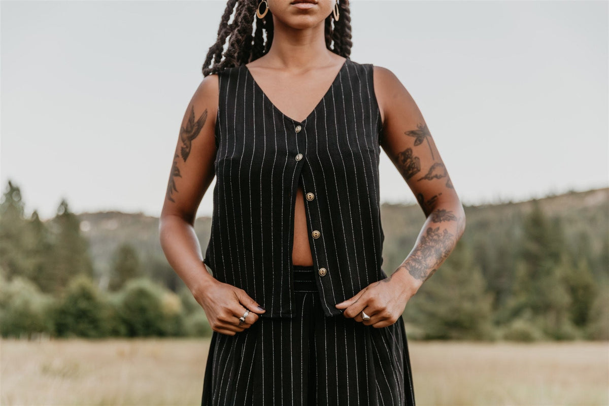 Field Day Pants Rue Pants in Black Linen PinStripe