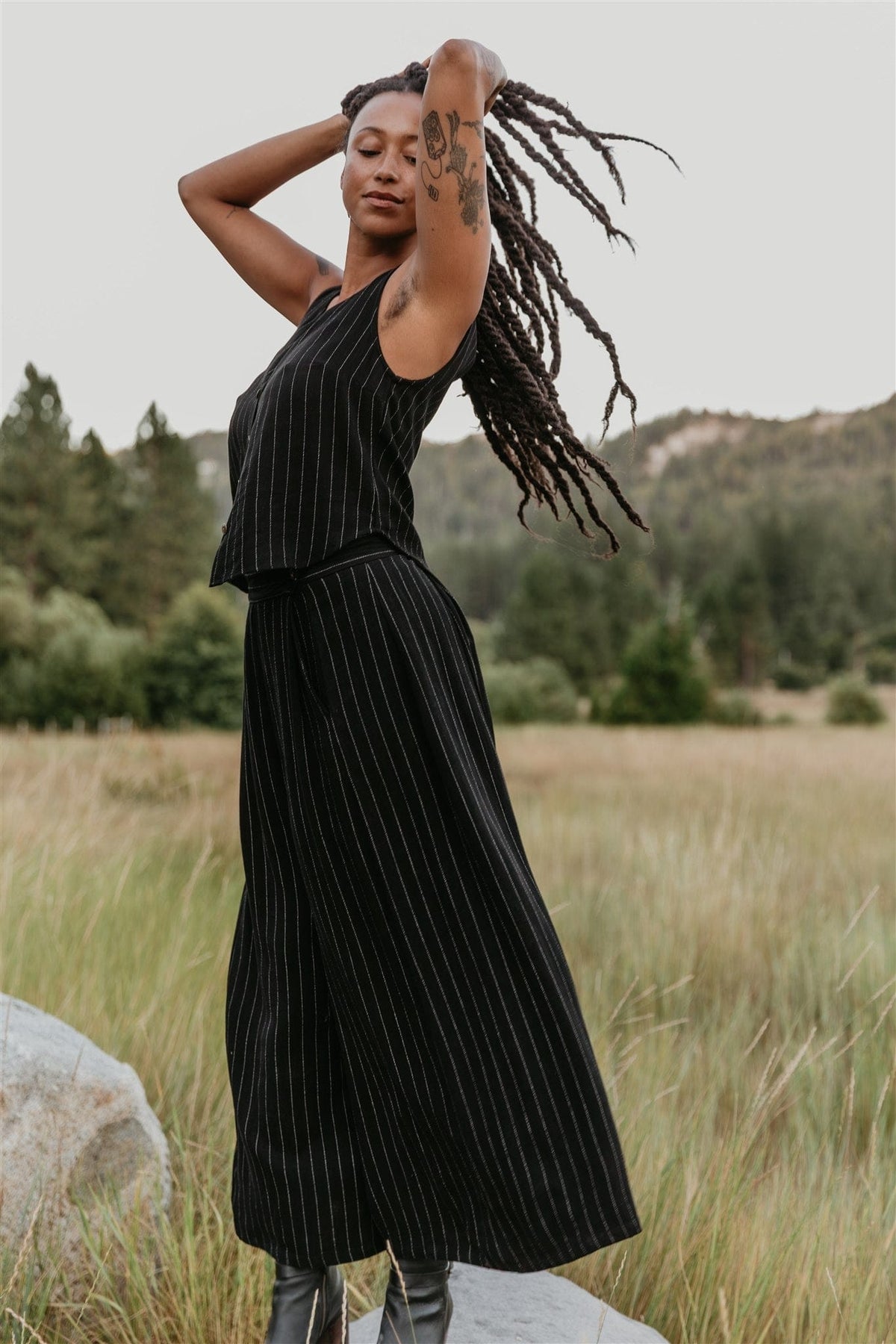 Field Day Pants Rue Pants in Black Linen PinStripe