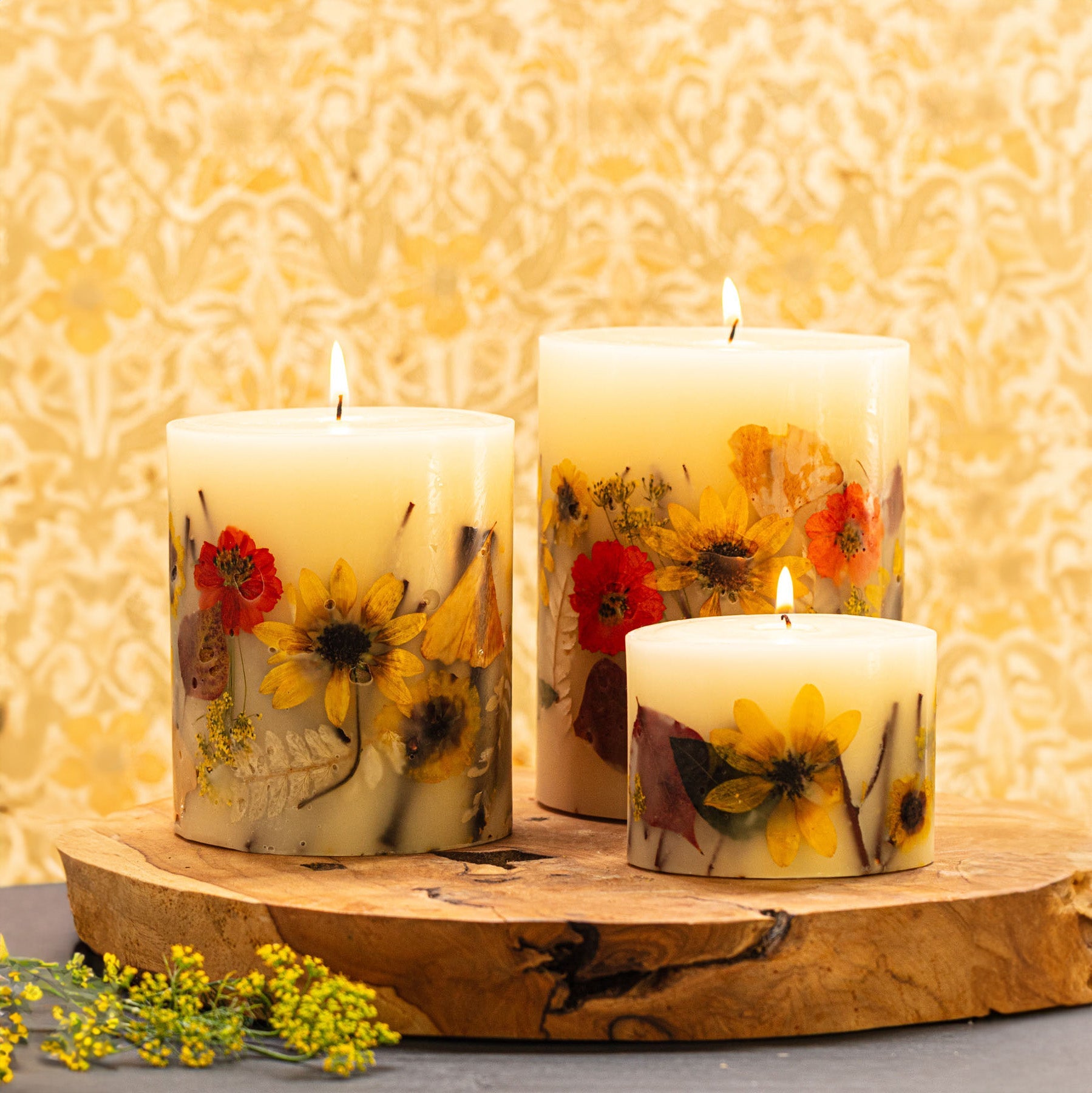 Signature Botanical Candle - Honey Tobacco