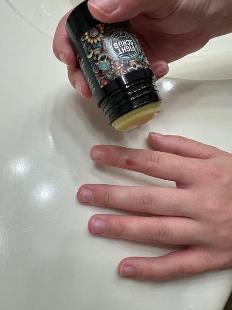 Fight Scrub 30g Savior Stick: Heals Abrasions Faster & Relieves Pain