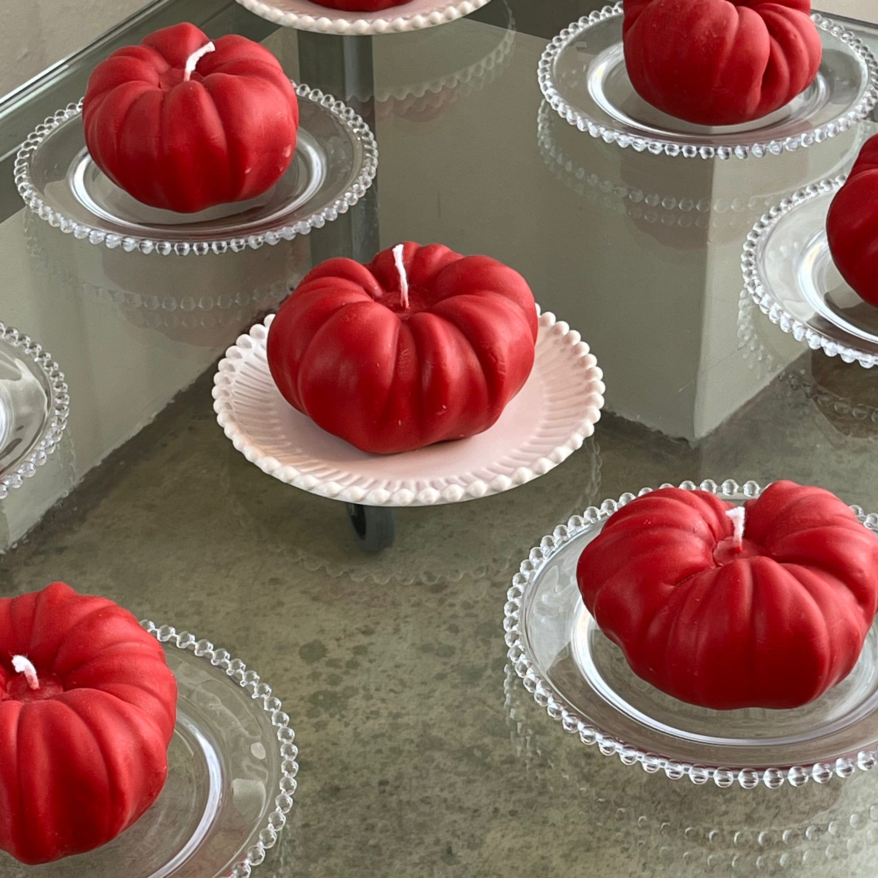 Scandles Farmers Markets Red / Tomato Leaf / Single Tomato Jumbo Heirloom Tomato Candle - Red
