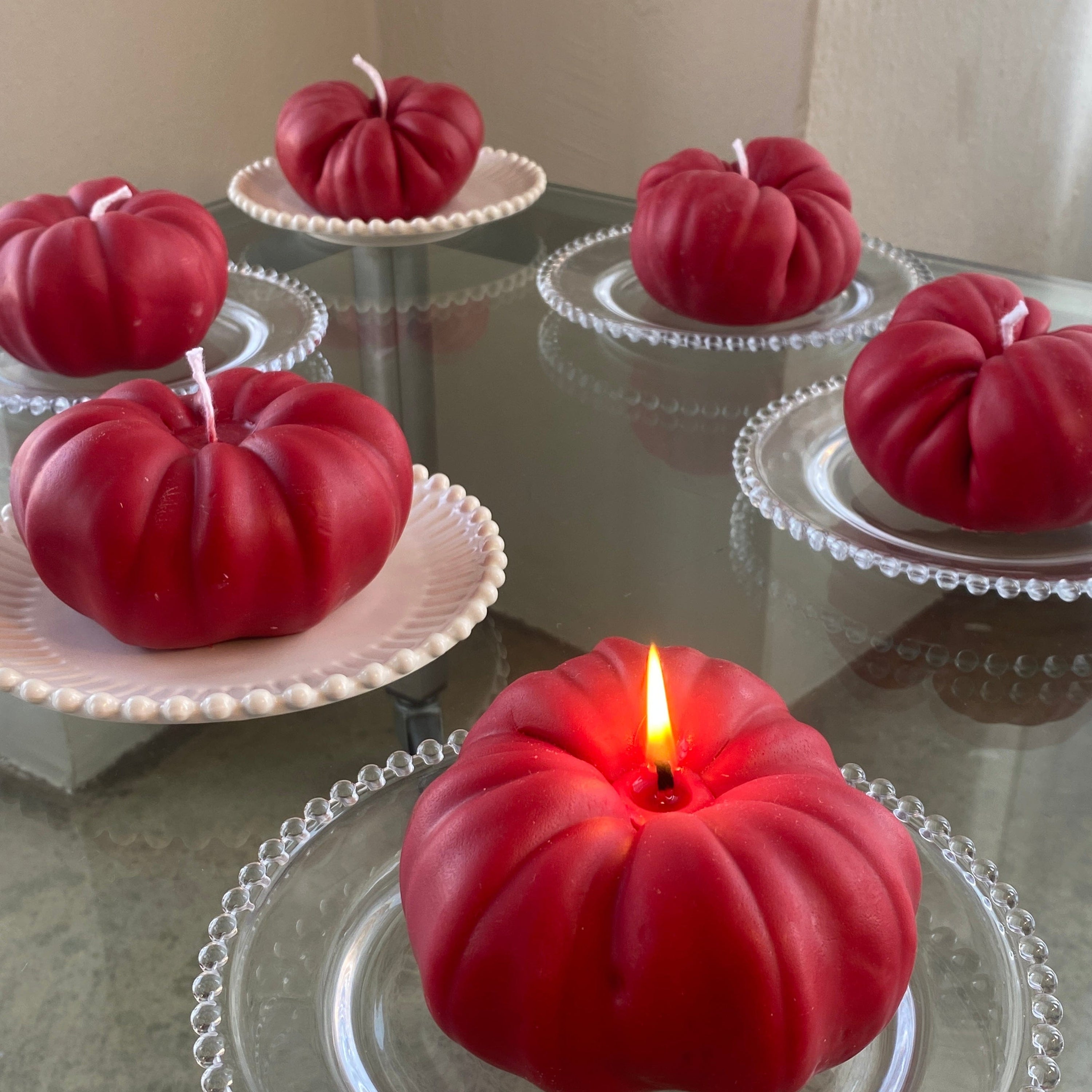 Scandles Farmers Markets Red / Tomato Leaf / Single Tomato Jumbo Heirloom Tomato Candle - Red
