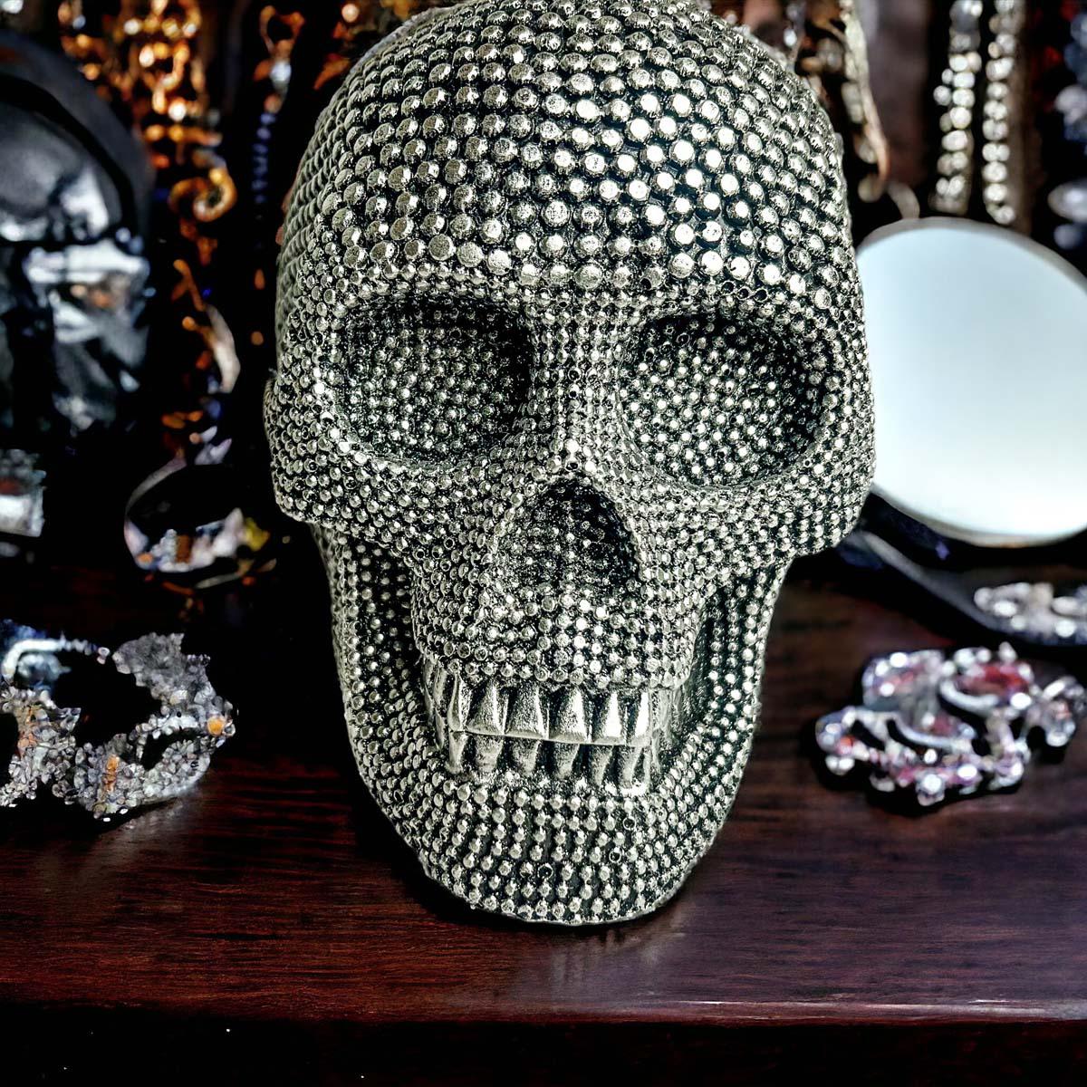 Resin Skull Silver - My American Goods