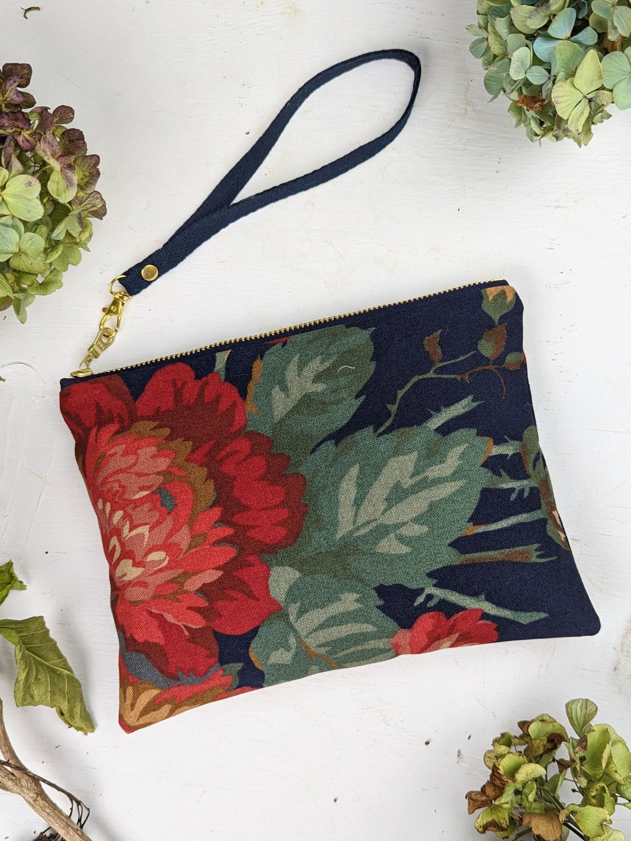 Ash & Rose Classic Navy Rose Purse