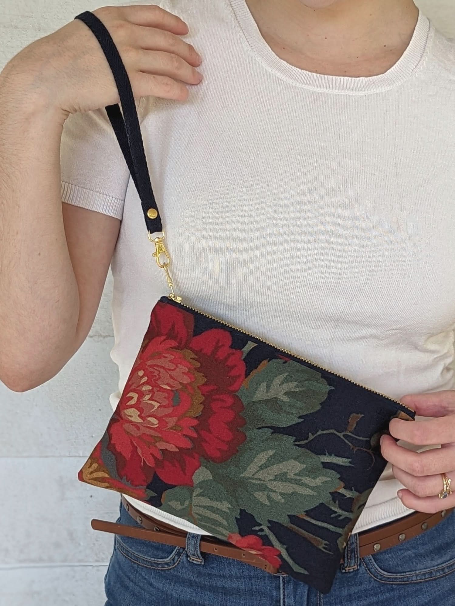 Ash & Rose Classic Navy Rose Purse