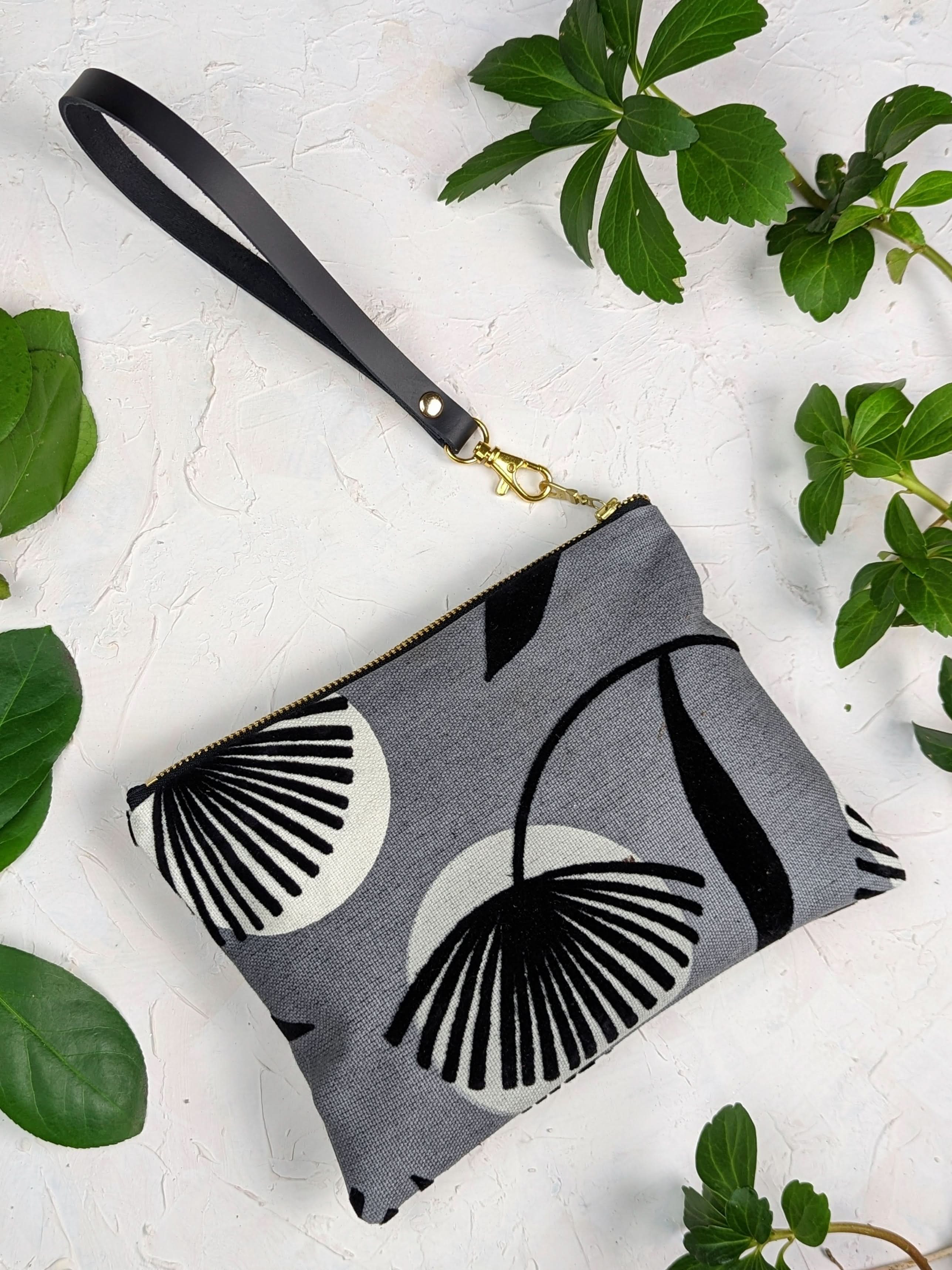 Ash & Rose purse Dandelion Twilight Velvet Wristlet Purse