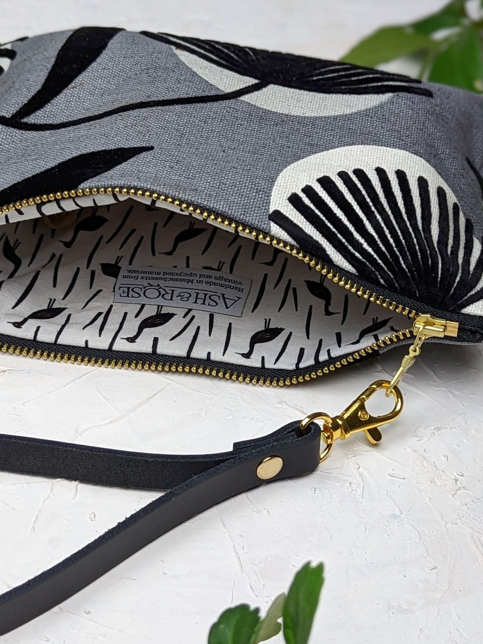 Ash & Rose purse Dandelion Twilight Velvet Wristlet Purse