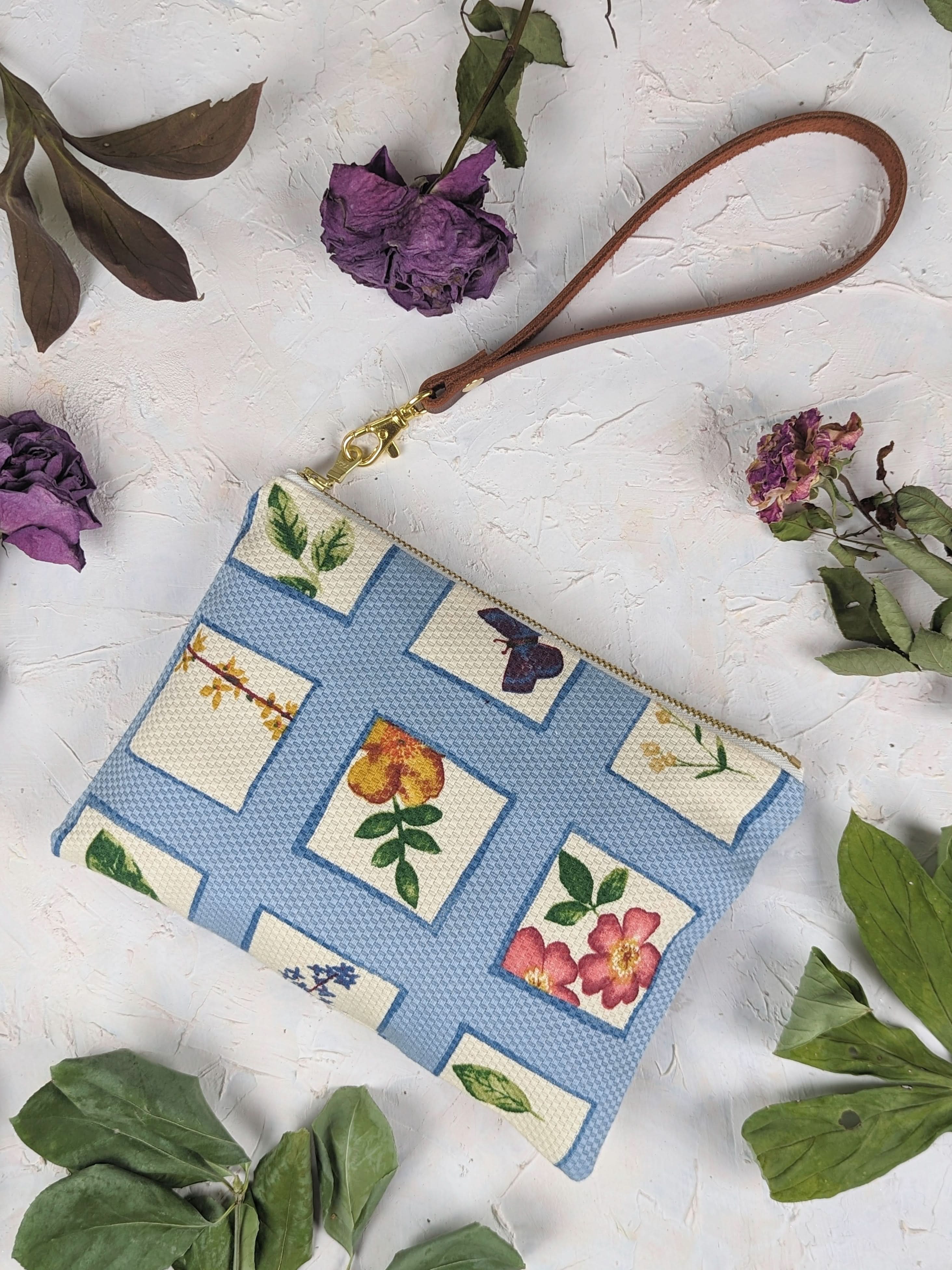 Ash & Rose Summer Meadow Wristlet Purse