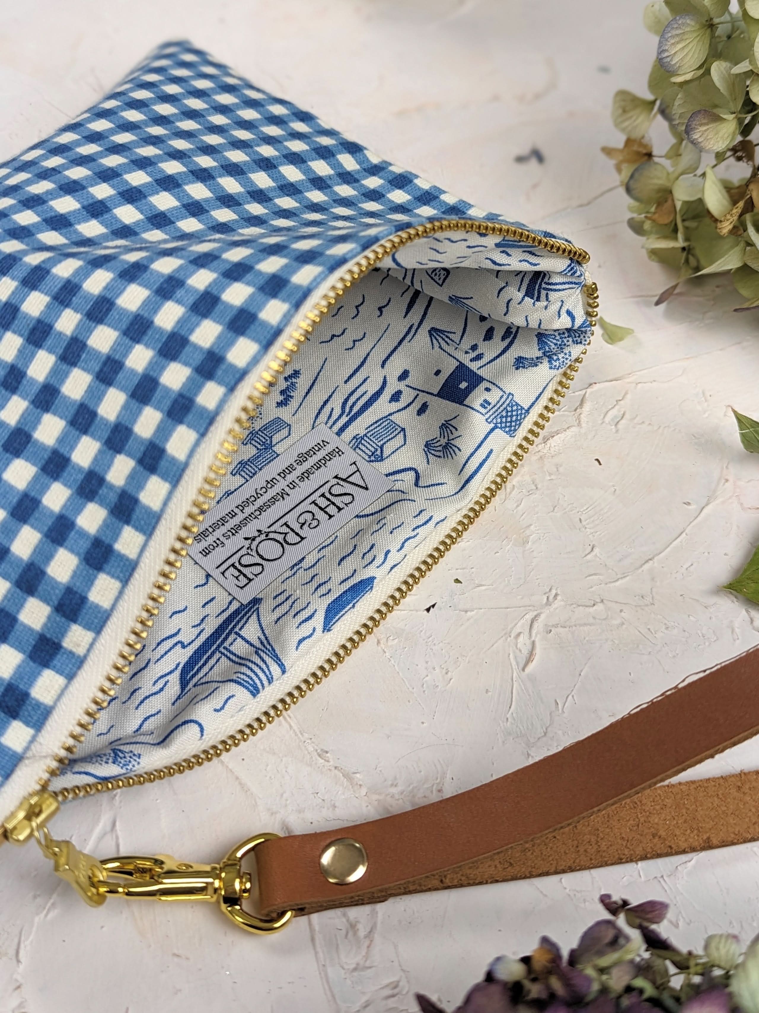 Ash & Rose Blue Summer Picnic Wristlet Purse