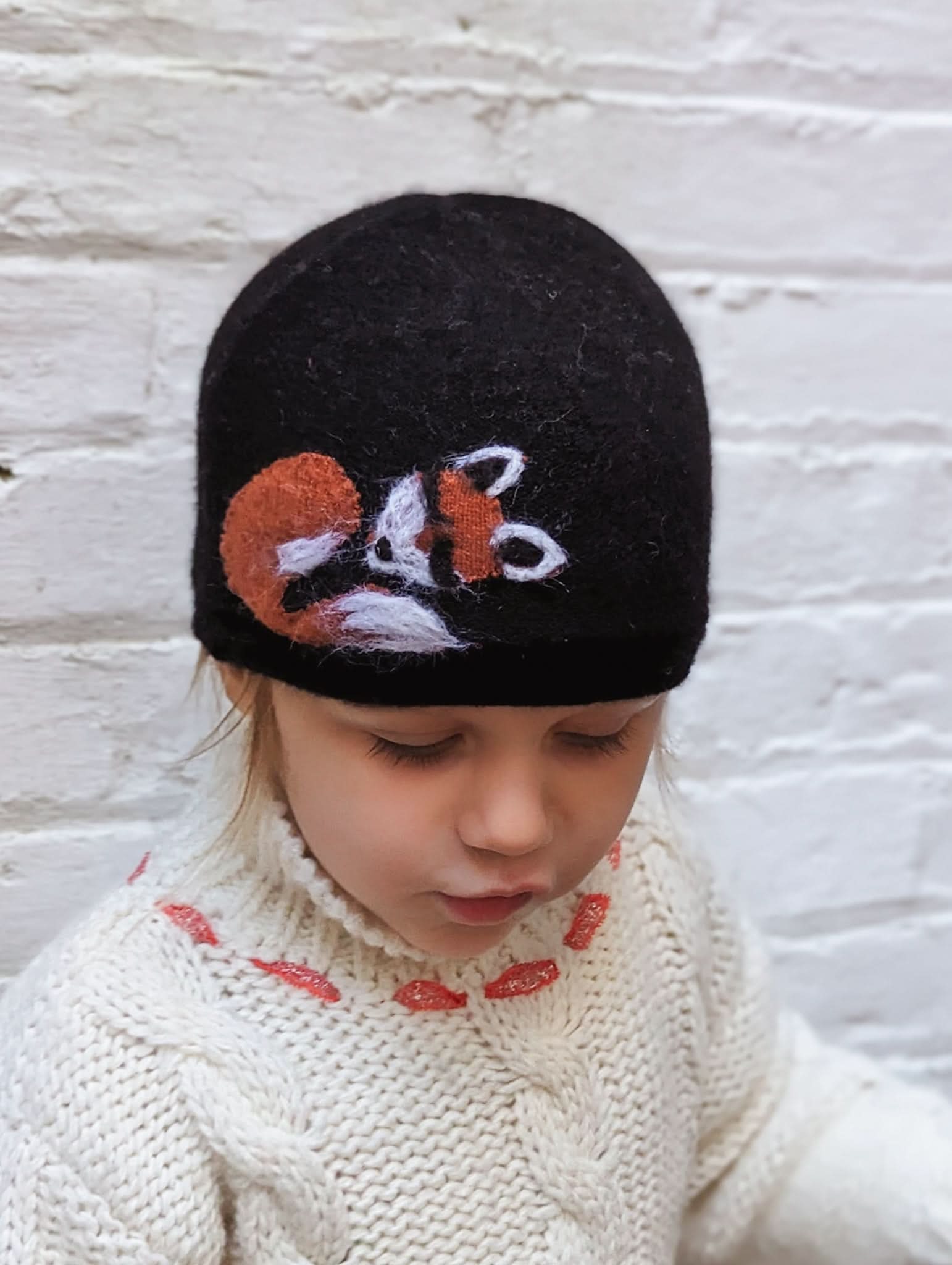 Ash & Rose hat Black Sleeping Fox Cashmere Hat - Toddler