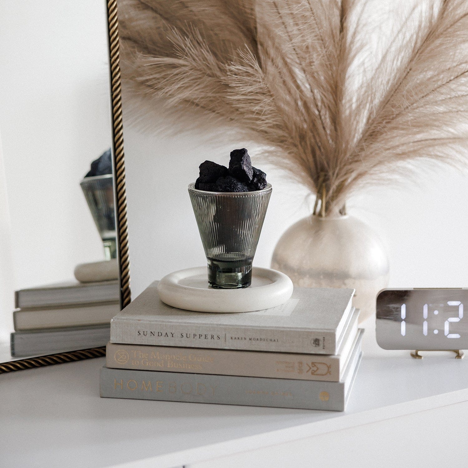 OZAIZ Lava Rock Diffuser Charcoal / Santal & Spice ZAI Lava Rock Diffuser - Santal & Spice