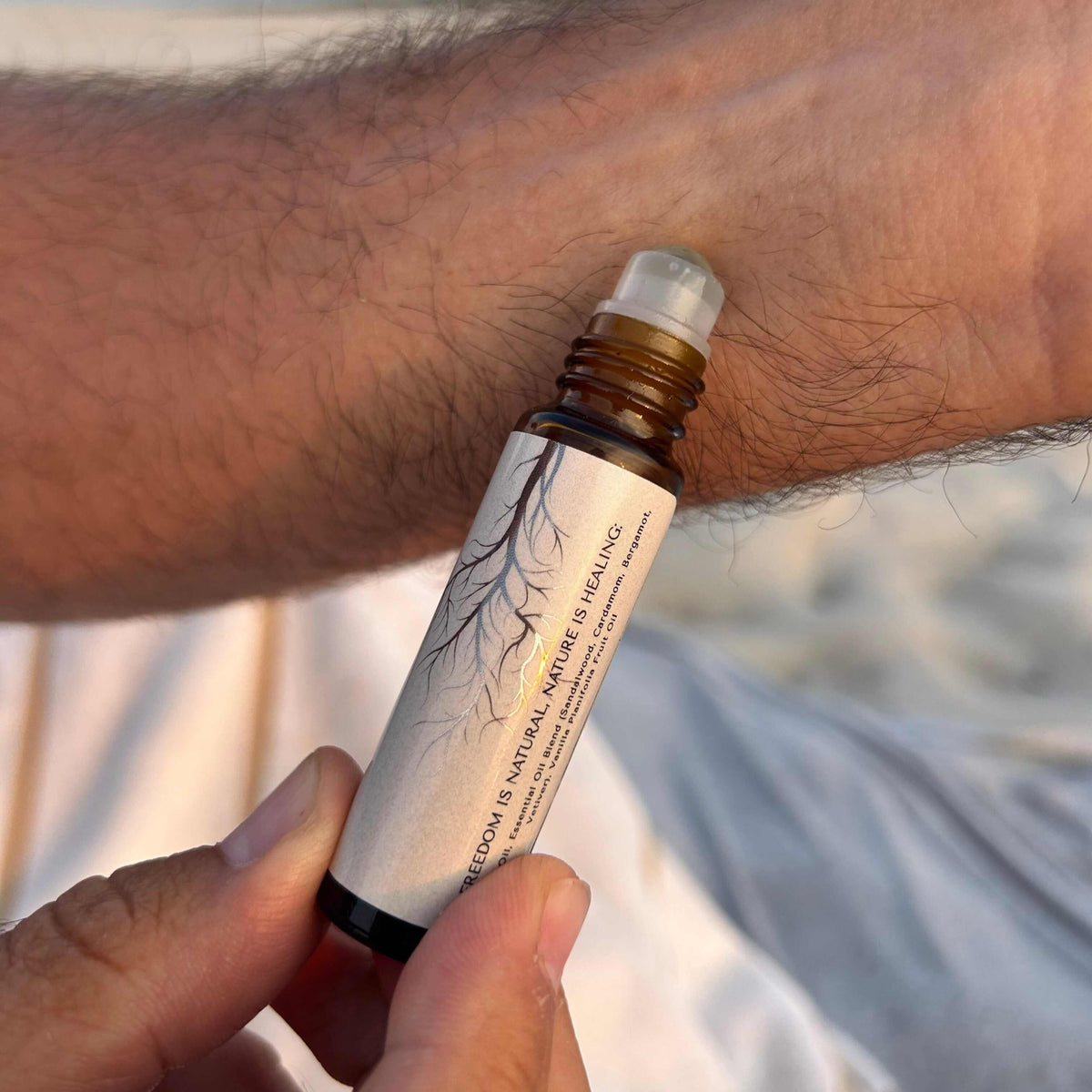 Rooted in Nature Essence Roll-On Oil