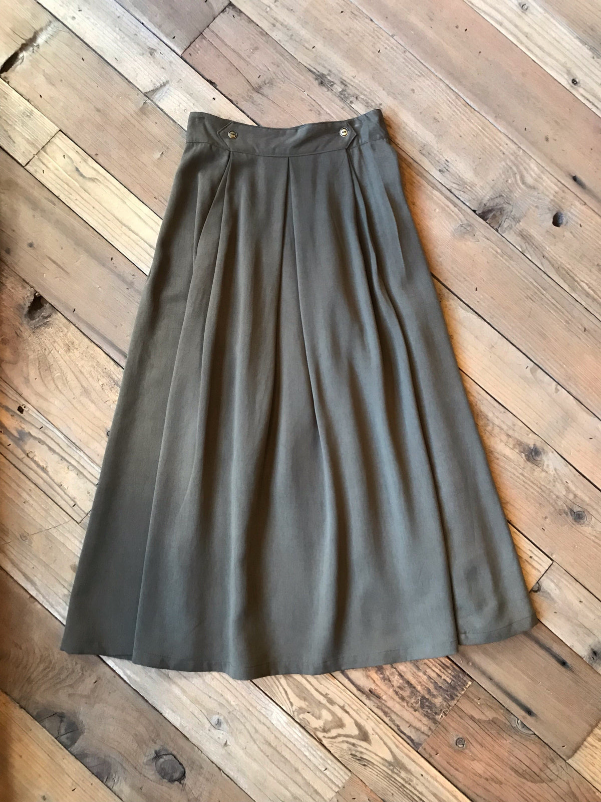 Field Day Skirt Rue Skirt in Olive Tencel