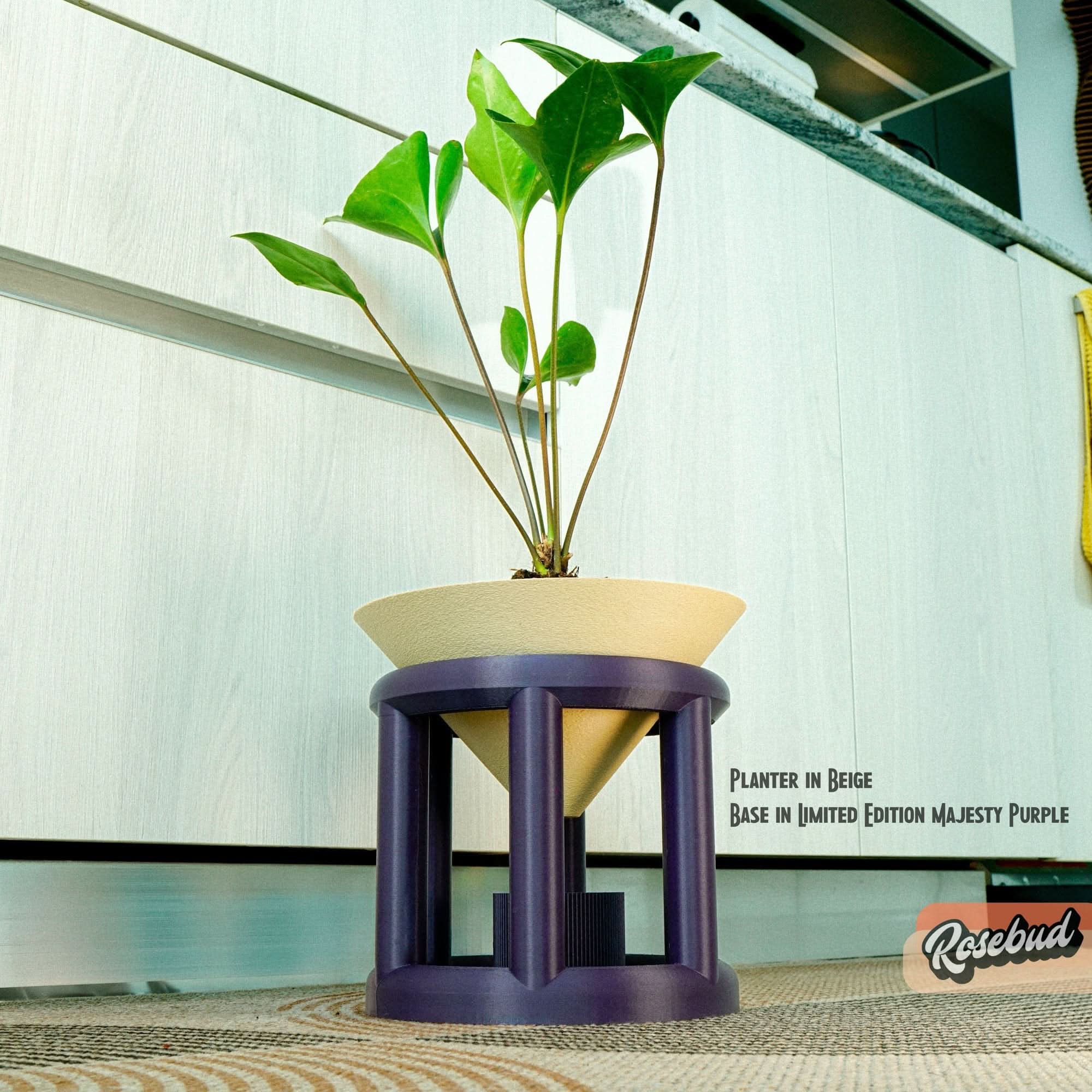 Rosebud HomeGoods Pots & Planters Conduit Plant Stand with Planter & Catch