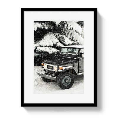 Johnny Vacay Black / 11x14 / Border Snowy FJ