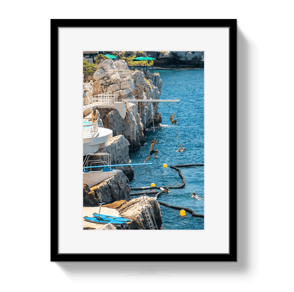 Johnny Vacay Black / 11x14 / Border Hotel du Cap-Eden-Roc