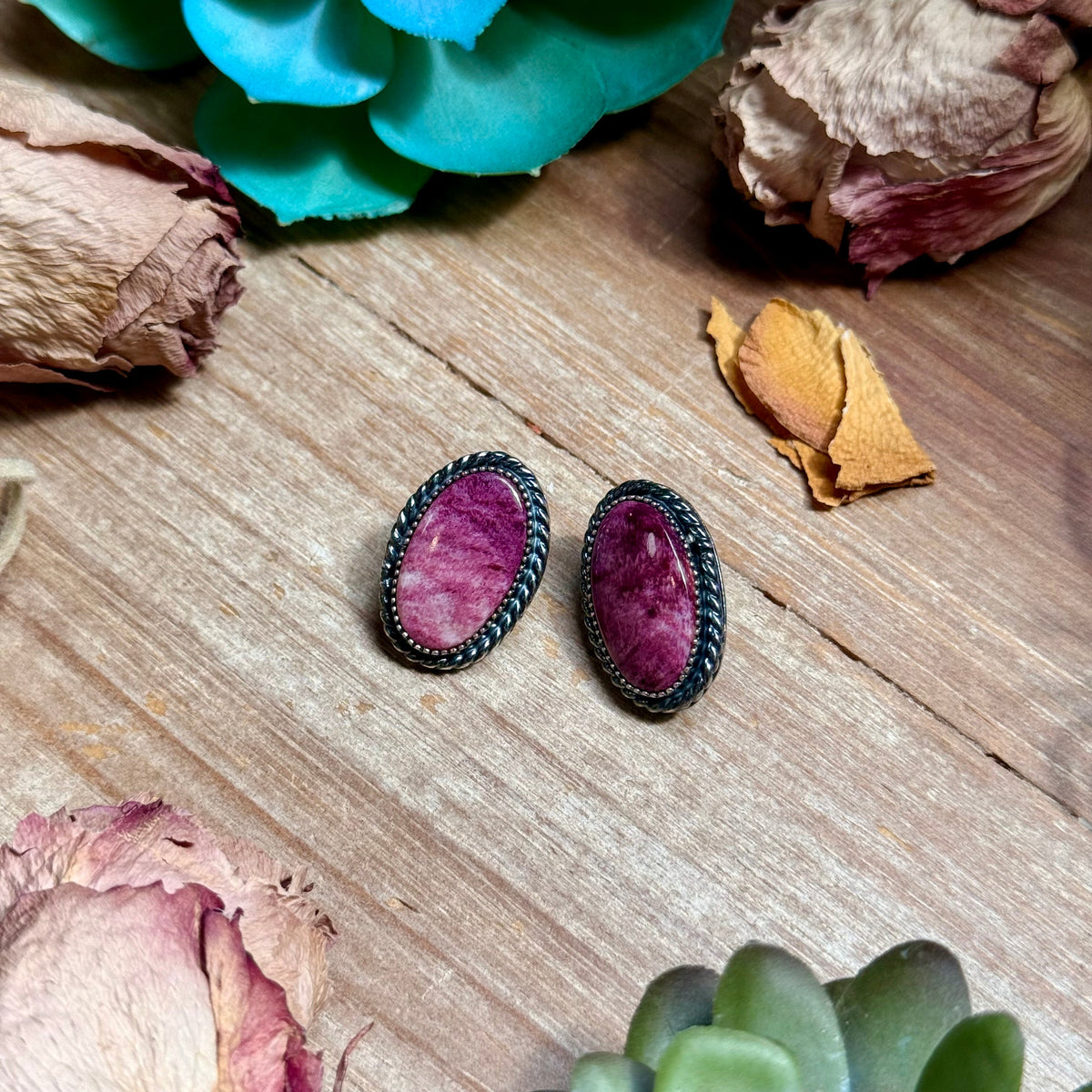MJ Purple Spiny Oyster Twisted-Wire Stud Earrings