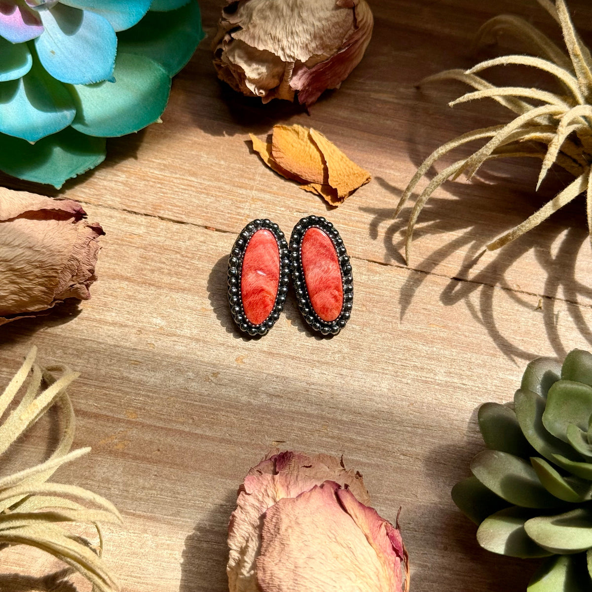MJ Red Spiny Oyster Beaded Oval Stud Earrings