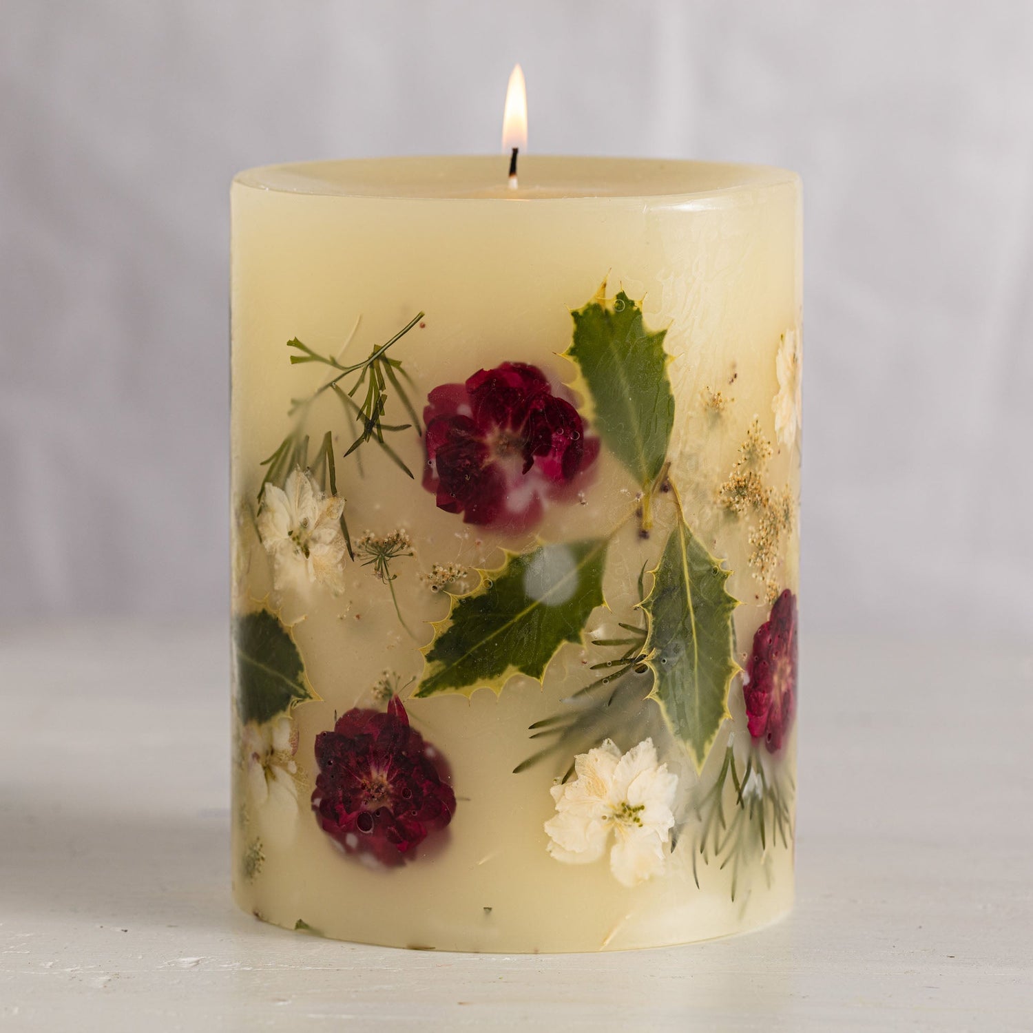 Signature Botanical Candle - Winterberry Frost