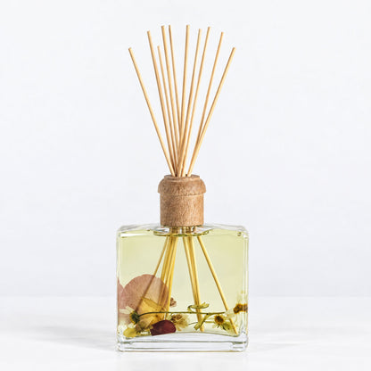 Signature Botanical Reed Diffuser - Apricot Rose