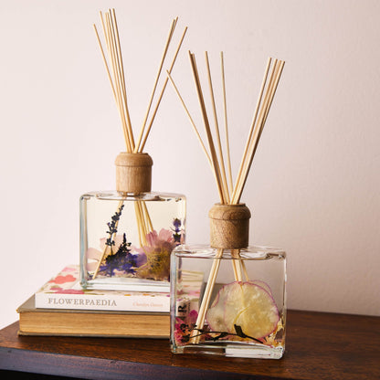 Signature Botanical Reed Diffuser - Apricot Rose