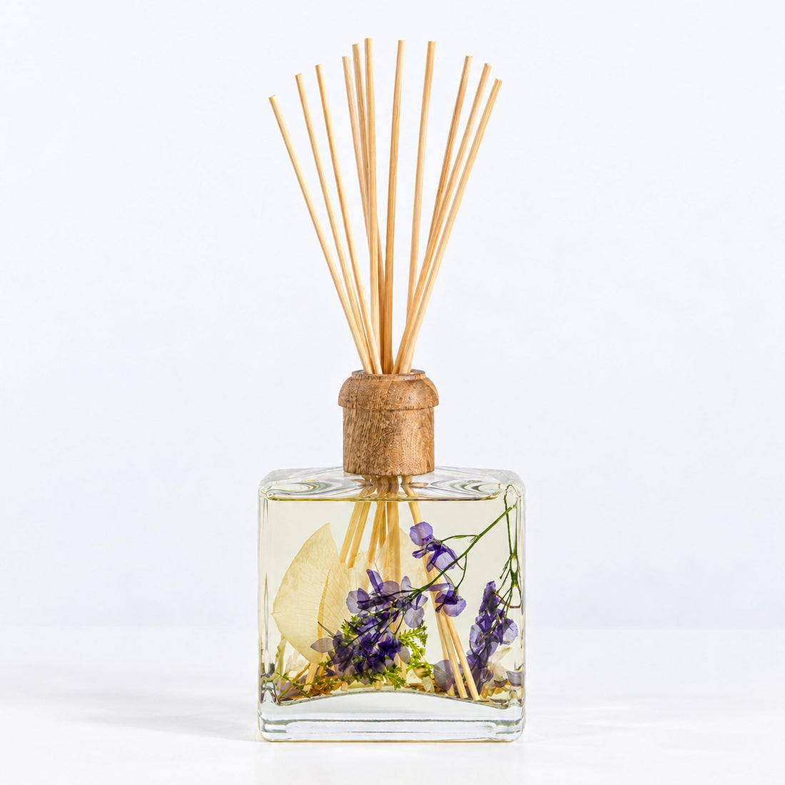 Signature Botanical Reed Diffuser - Vanilla Rain