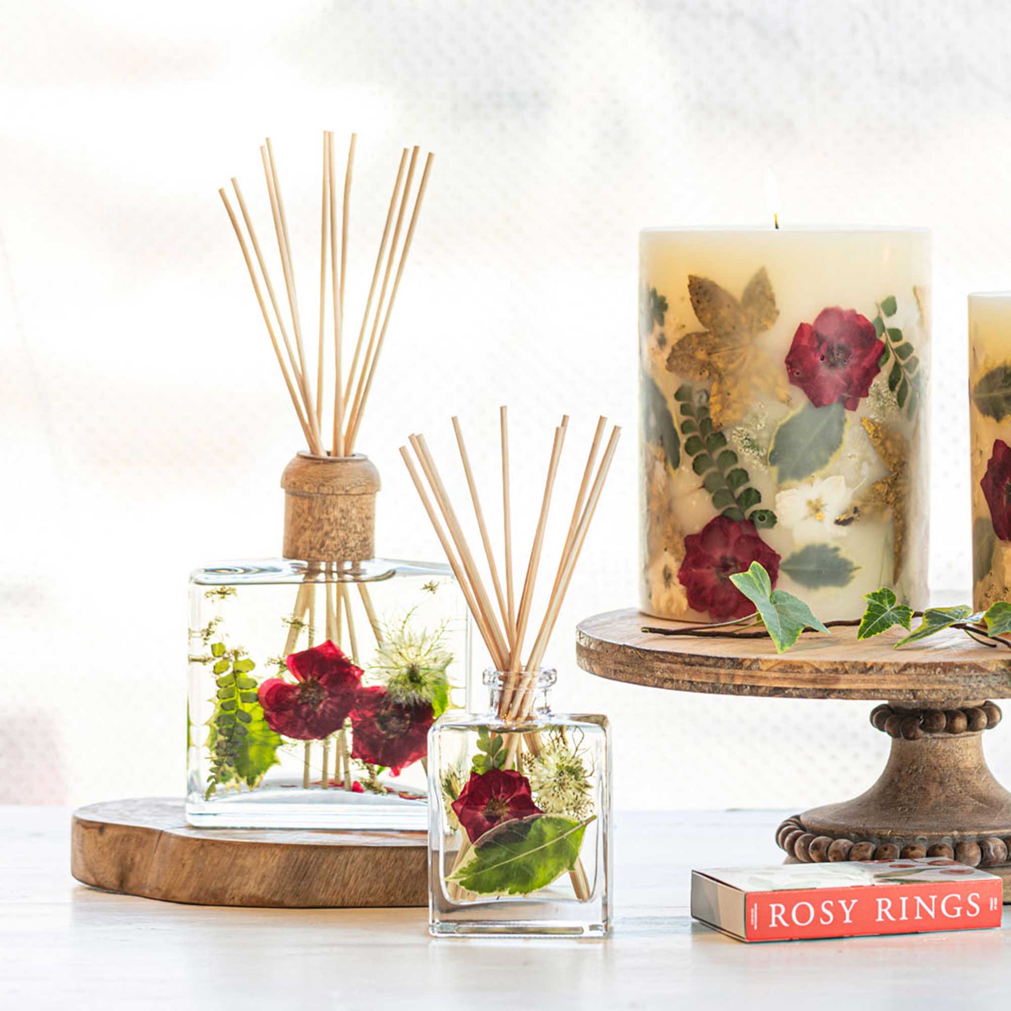 Signature Botanical Reed Diffuser - Winterberry Frost