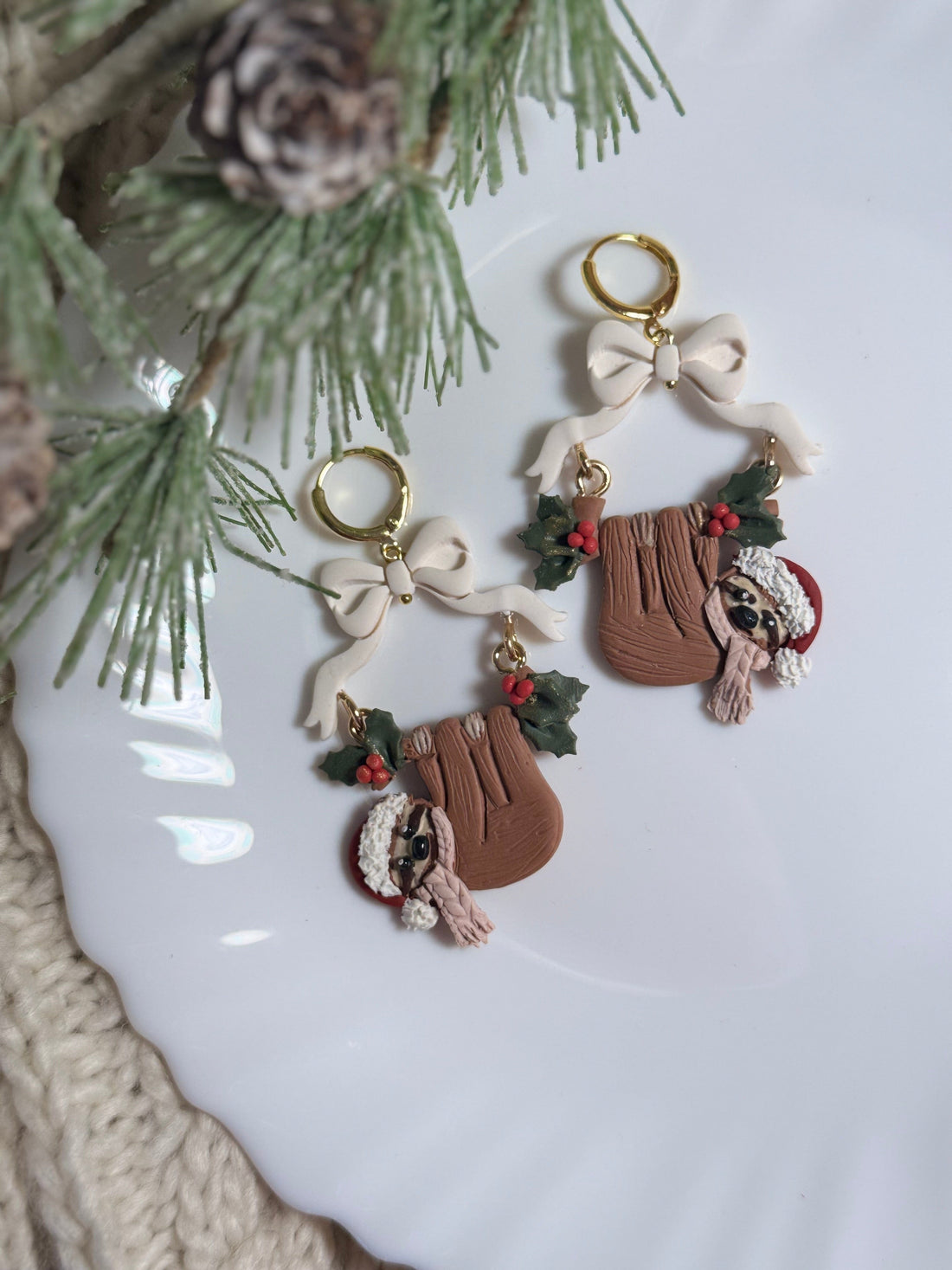 Christmas Sloths With Bows